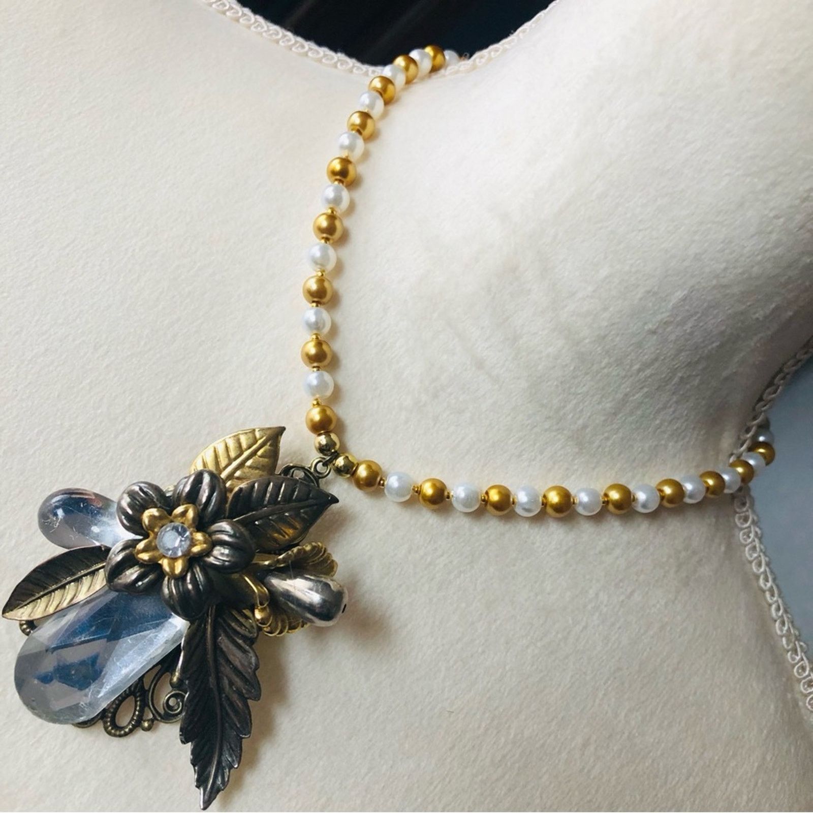 Handmade Handcrafted repurpose large stone filigree Pearl necklace Size ONE SIZE - 1 Thumbnail
