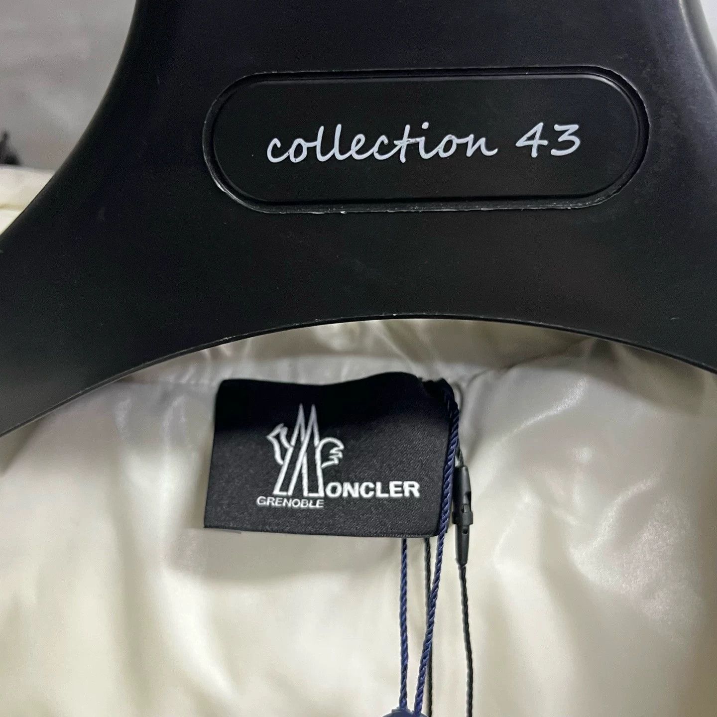 Moncler Moncler Latest Black Logo Hooded Down Vest Size US L / EU 52-54 / 3 - 2 Thumbnail