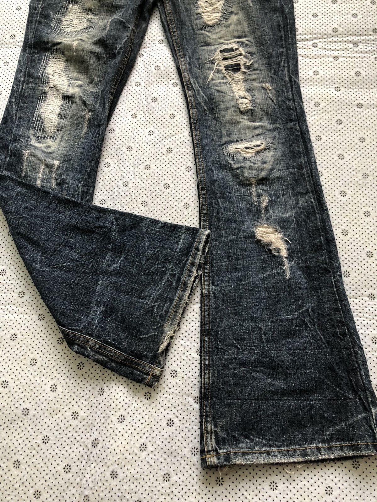 Hysteric Glamour × Japanese Brand Japanese Brand x On Board distressed jean Size 31" - 3 Thumbnail