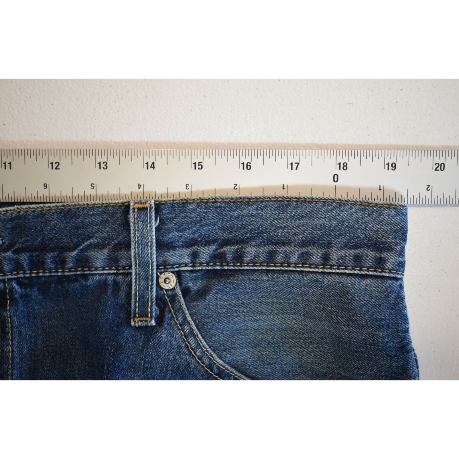 Levi's VINTAGE Levi's 507 Jeans Mens 38x34 Distressed Blue Denim Straight 9in Leg Opening 30.5in Inseam Regular Rise Mid 10-12in Size US 38 / EU 54 - 3 Thumbnail
