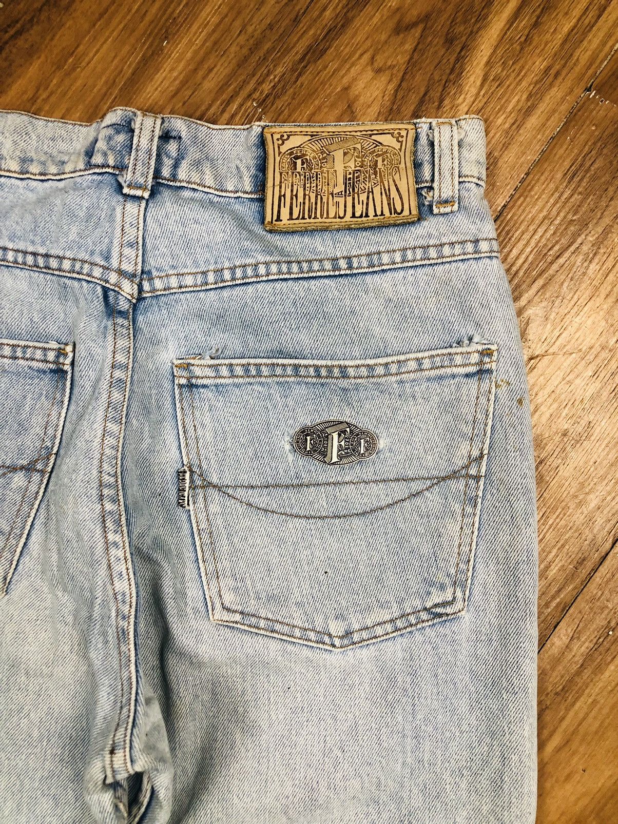 Ferre FERRE JEANS Vintage Light Wash 90s (37) Size US 31 - 14 Thumbnail