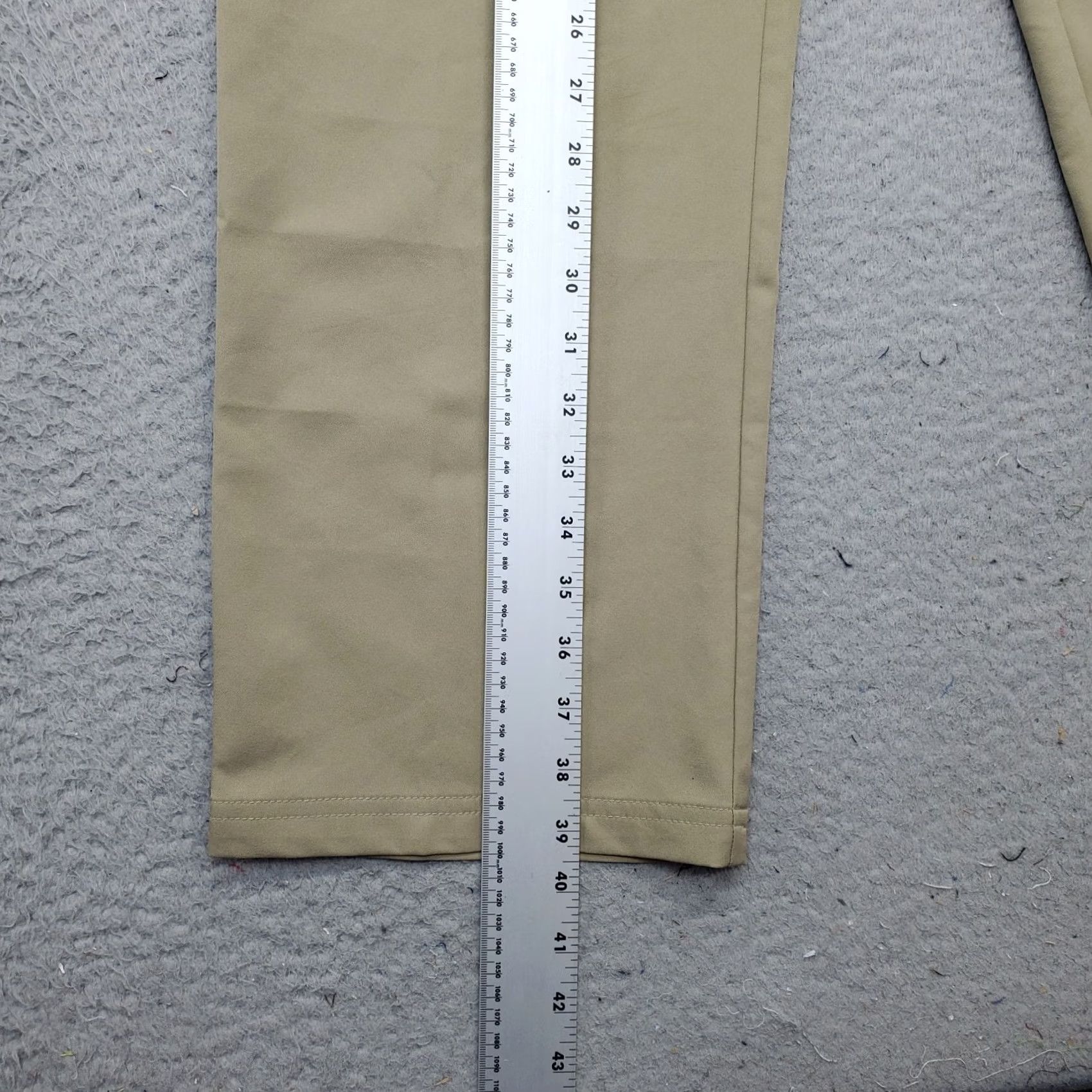 Champion Champion Pants Men’s 32/30 Tan Chino Flat Front Straight Leg Pocket Casual, Formal, Travel Mens Ventage? Size US 32 / EU 48 - 3 Thumbnail
