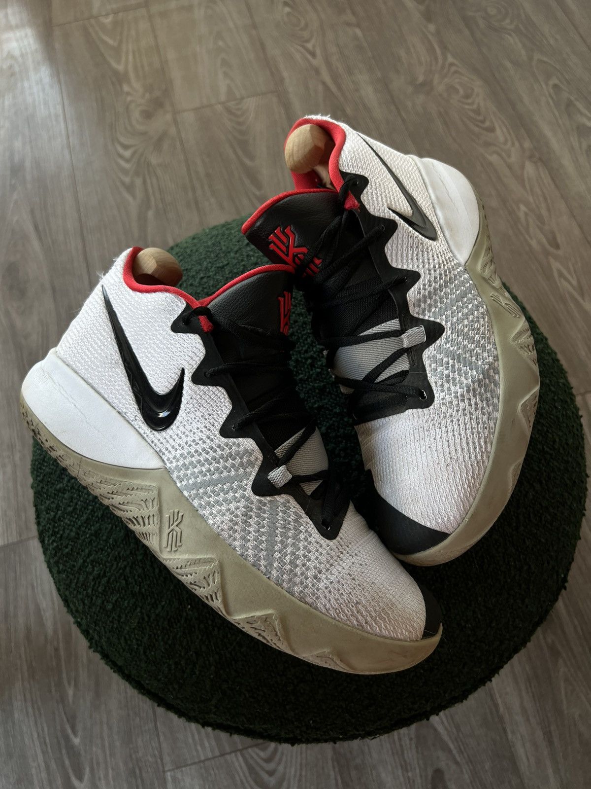 Nike Nike Kyrie Flytrap White/ Black/ Red Pro Basketball Sneakers Size US 10 / EU 43 - 9 Thumbnail