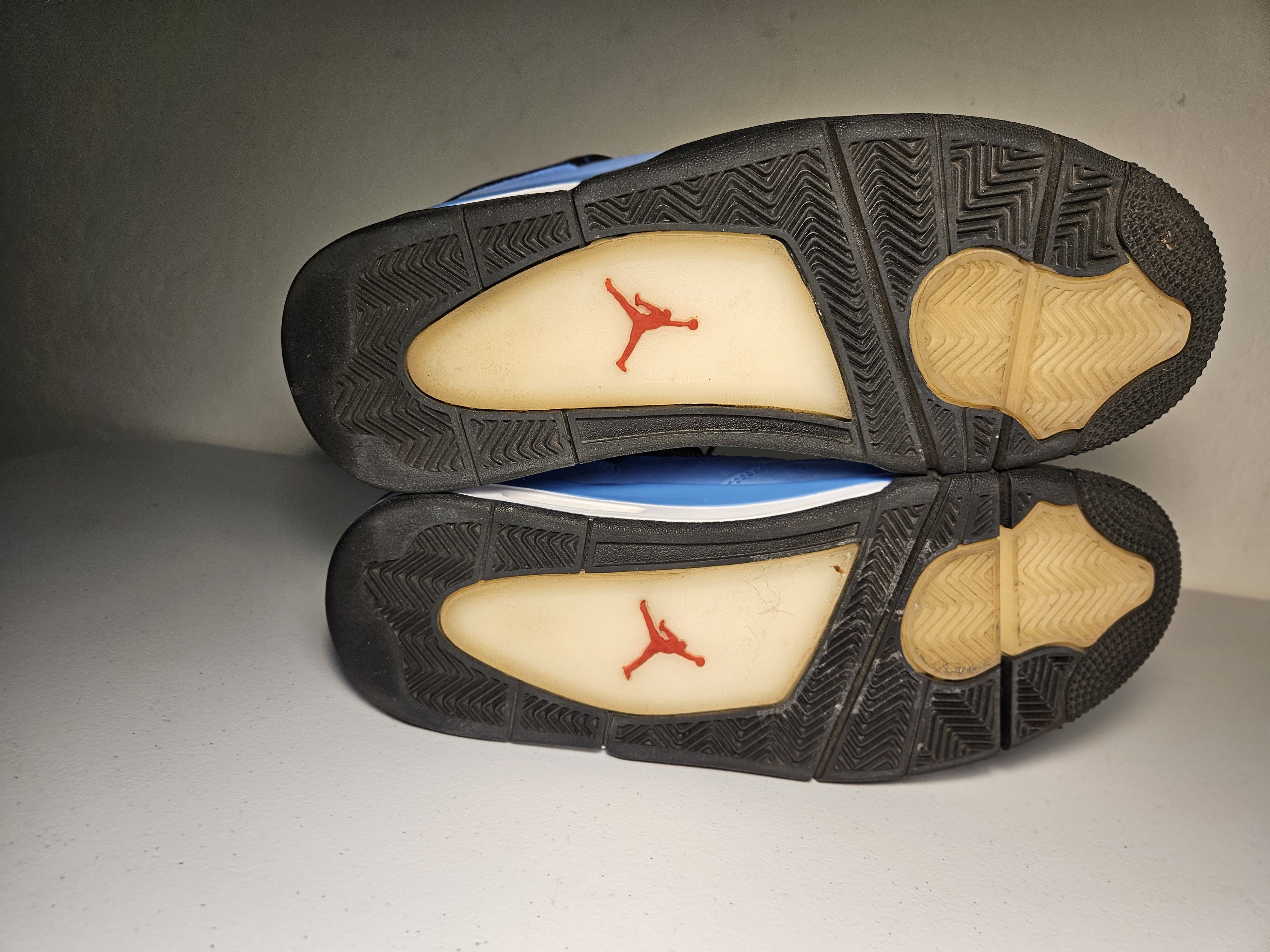 Travis Scott Size 9 - Cactus Jack Jordan 4's Size US 9 / EU 42 - 5 Thumbnail