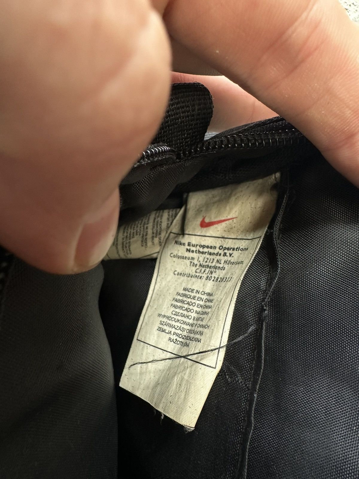 Nike 90s Very Rare Vintage Nike Swoosh Messenger Bag Y2K TN AIR Size ONE SIZE - 3 Thumbnail