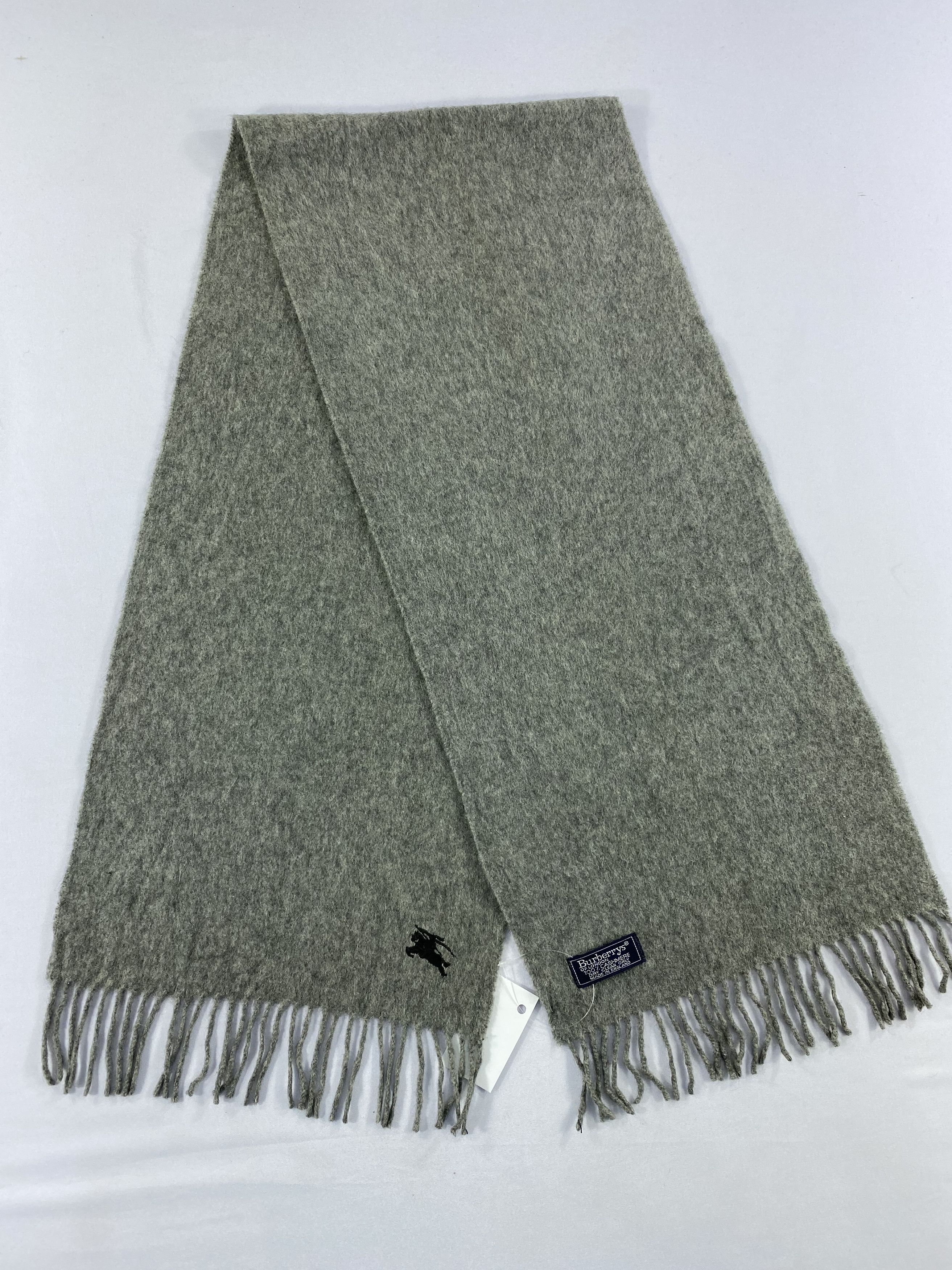 Burberry Burberry Plain Scarf / Muffler / Neckwear Size ONE SIZE - 6 Thumbnail