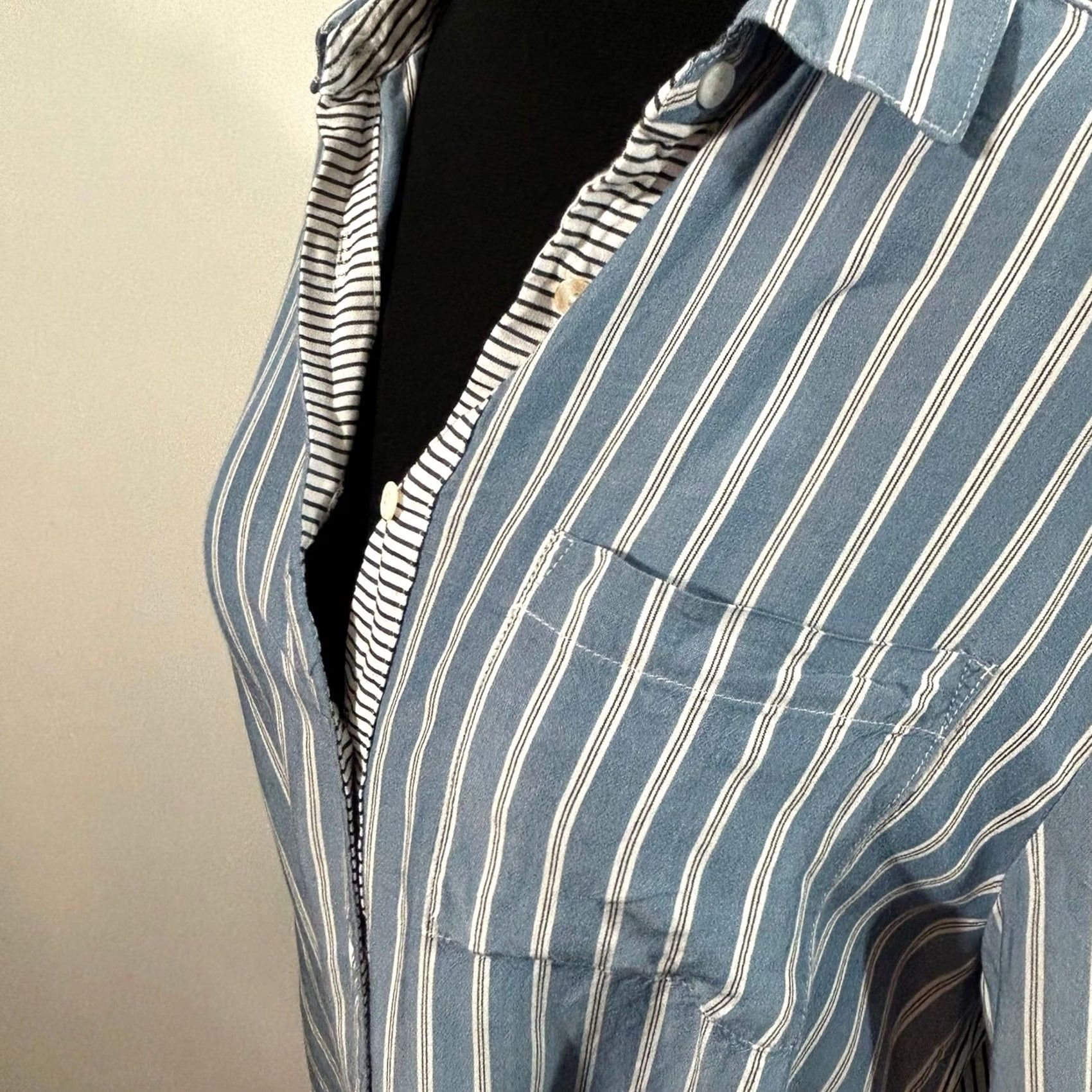 Vintage Jane + Delancey Button-Down Shirt Womens Small Blue Striped Roll Tab Sleeve Casual Button Up 2020s Womens Short List? Size S / US 4 / IT 40 - 4 Thumbnail