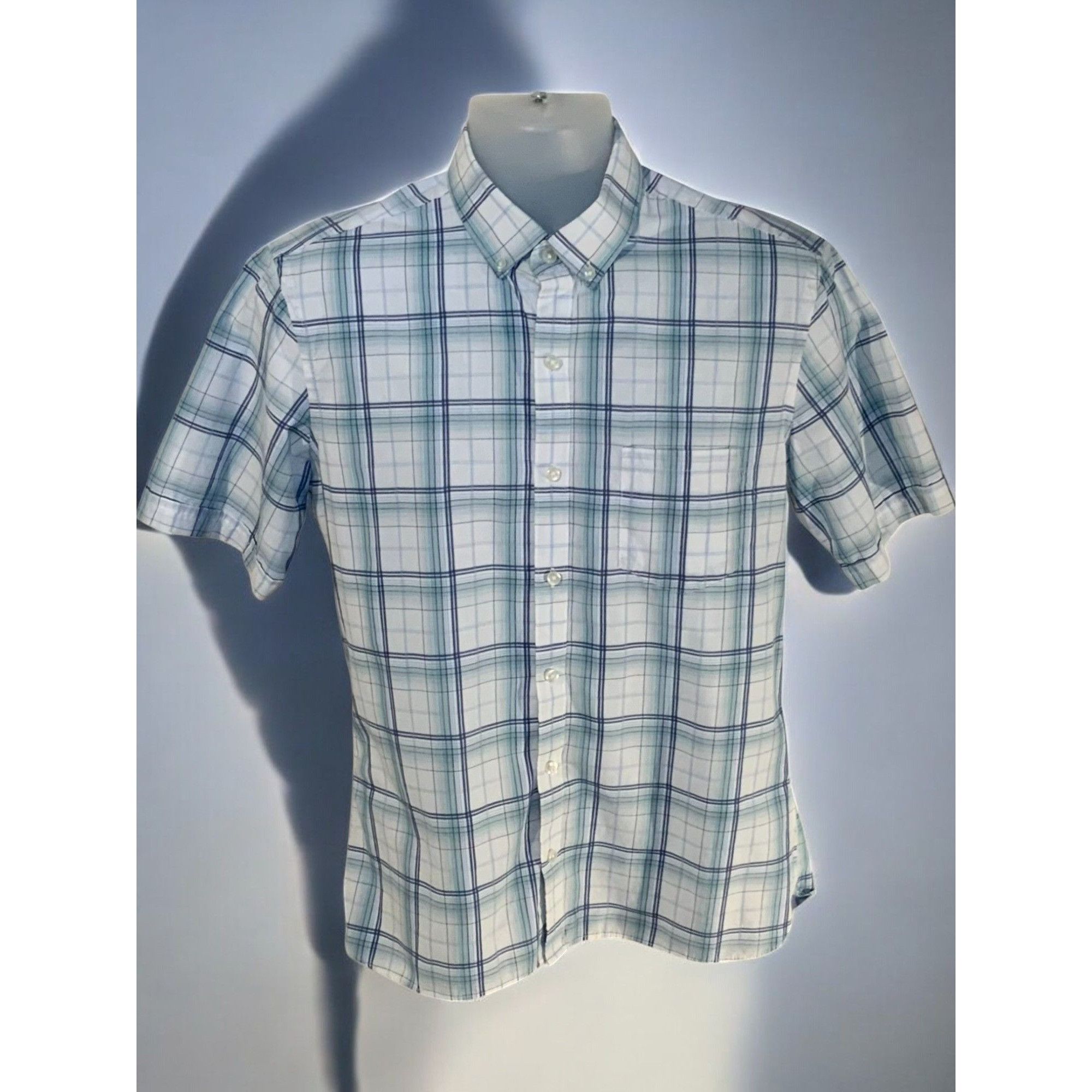 Van Heusen Van Heusen Men Medium Never Tuck Blue White Plaid Short Slee Size US M / EU 48-50 / 2 - 7 Thumbnail