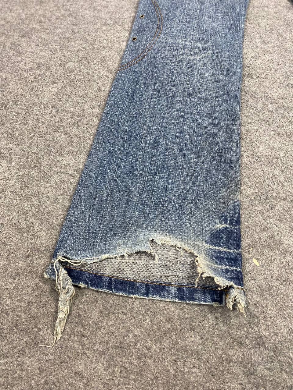 Japanese Brand realmind japanese brands bootcut distressed denim Size US 34 / EU 50 - 6 Thumbnail