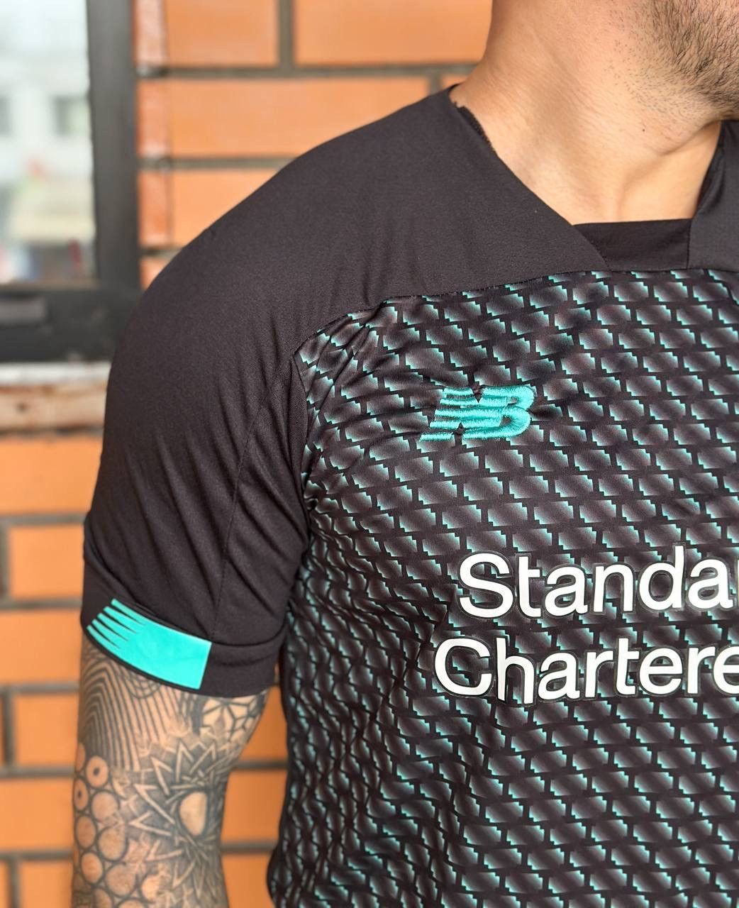 New Balance Liverpool FC New Balance Jersey Men L Standard Chartered Size US L / EU 52-54 / 3 - 2 Thumbnail