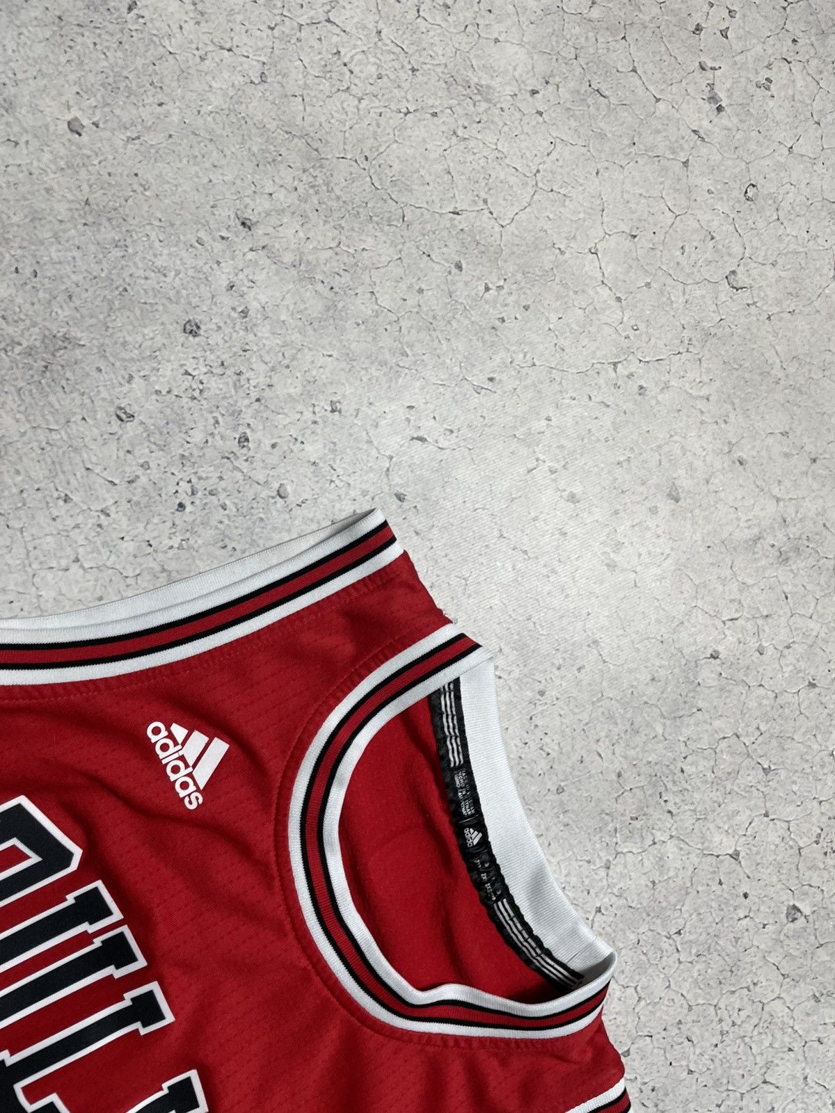 NBA Adidas Chicago Bulls Pau Gasol #16 Vintage Jersey Size US S / EU 44-46 / 1 - 4 Thumbnail