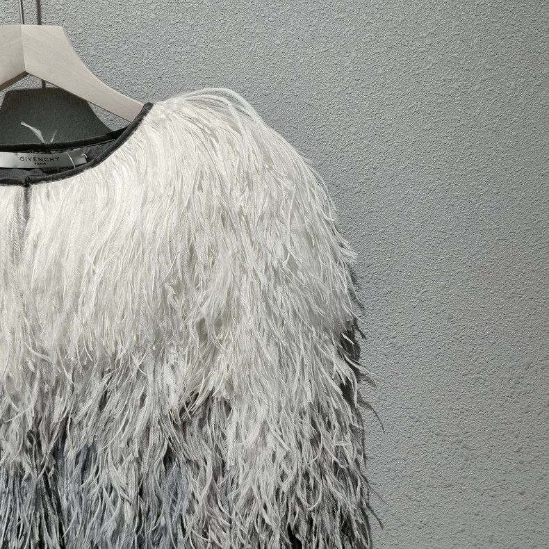 Givenchy Givenchy Sise34 Gradual Ostrich Feather Fur Size L / US 10 / IT 46 - 3 Thumbnail