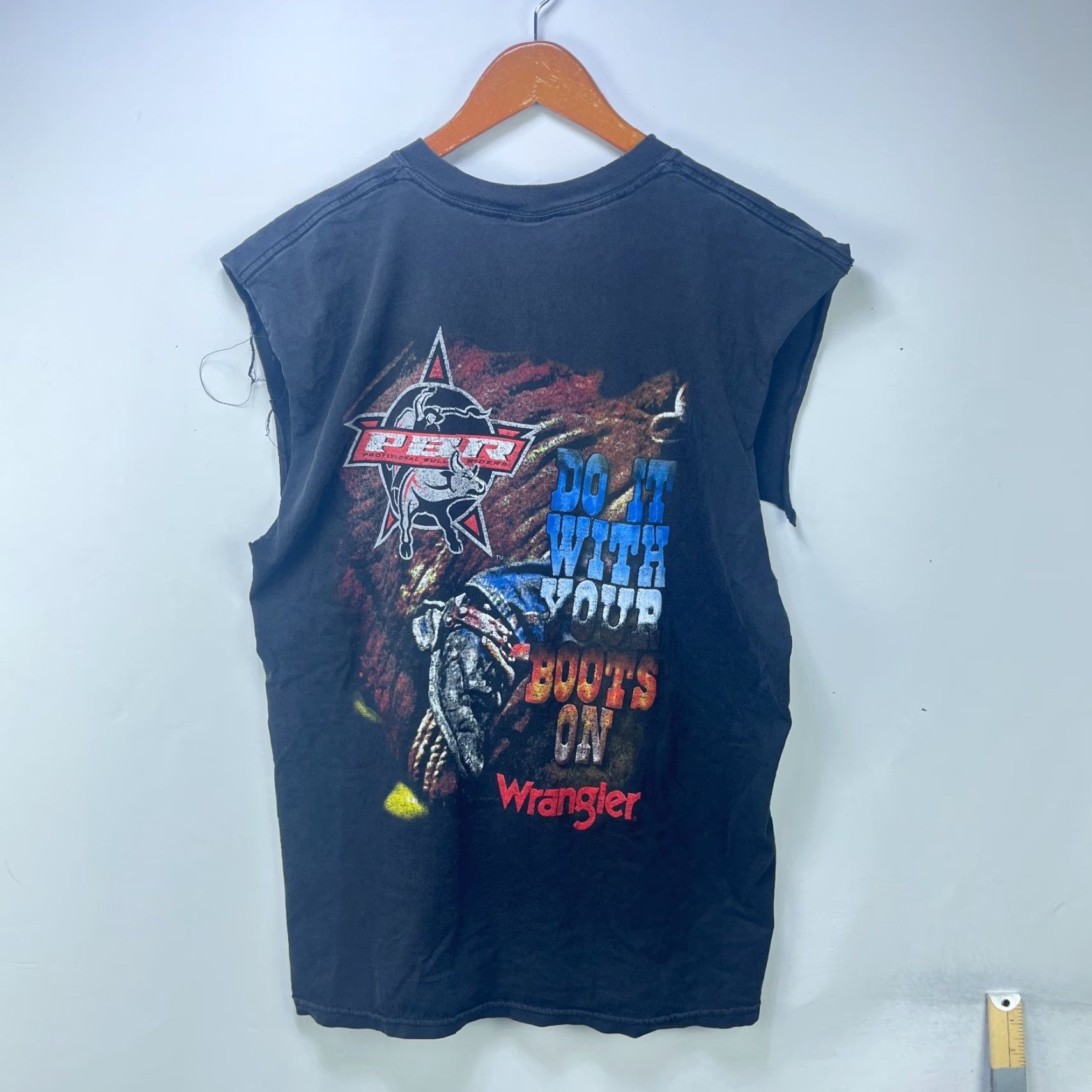 Wrangler VINTAGE Wrangler Cowboy Sleeveless Shirt L Black 90s Mens T-Shirt Size US L / EU 52-54 / 3 - 2 Thumbnail