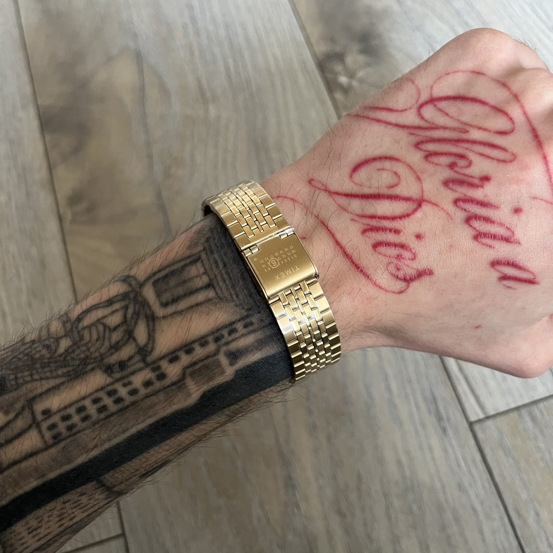 Maison Margiela × Timex Timex x Maison Margiela MM6 Gold Watch + Bracelet Gift Set Size ONE SIZE - 9 Thumbnail