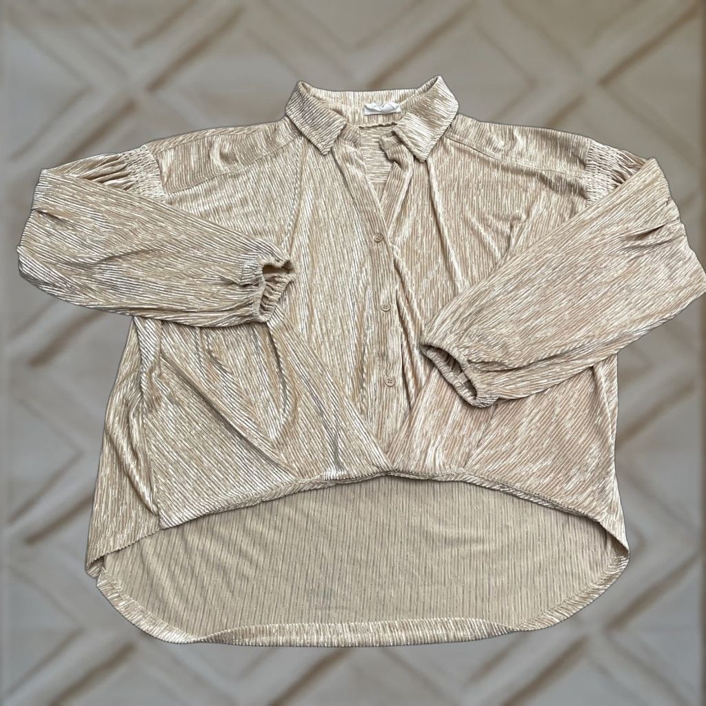 Vintage Dee Dee Blouse Women Small Long Sleeve Button Up Casual Work Gold Velvet Polyester Spandex Regular Mandarin Collar Solid Basic Shirt Size S / US 4 / IT 40 - 1 Thumbnail