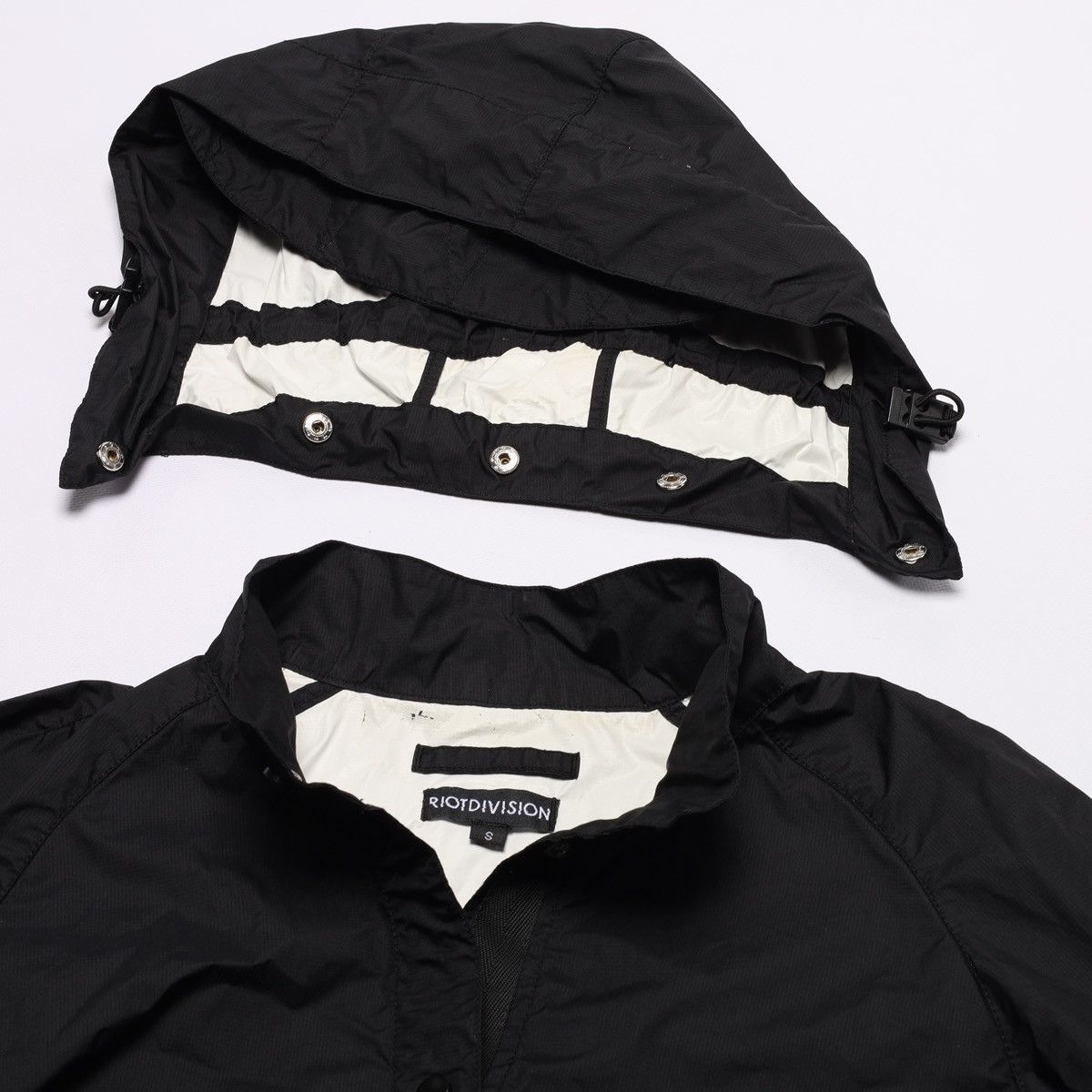 Riot Division Riot Division Tech Wear Nylon Parka Rain Coat Black Jacket Size S / US 4 / IT 40 - 13 Thumbnail