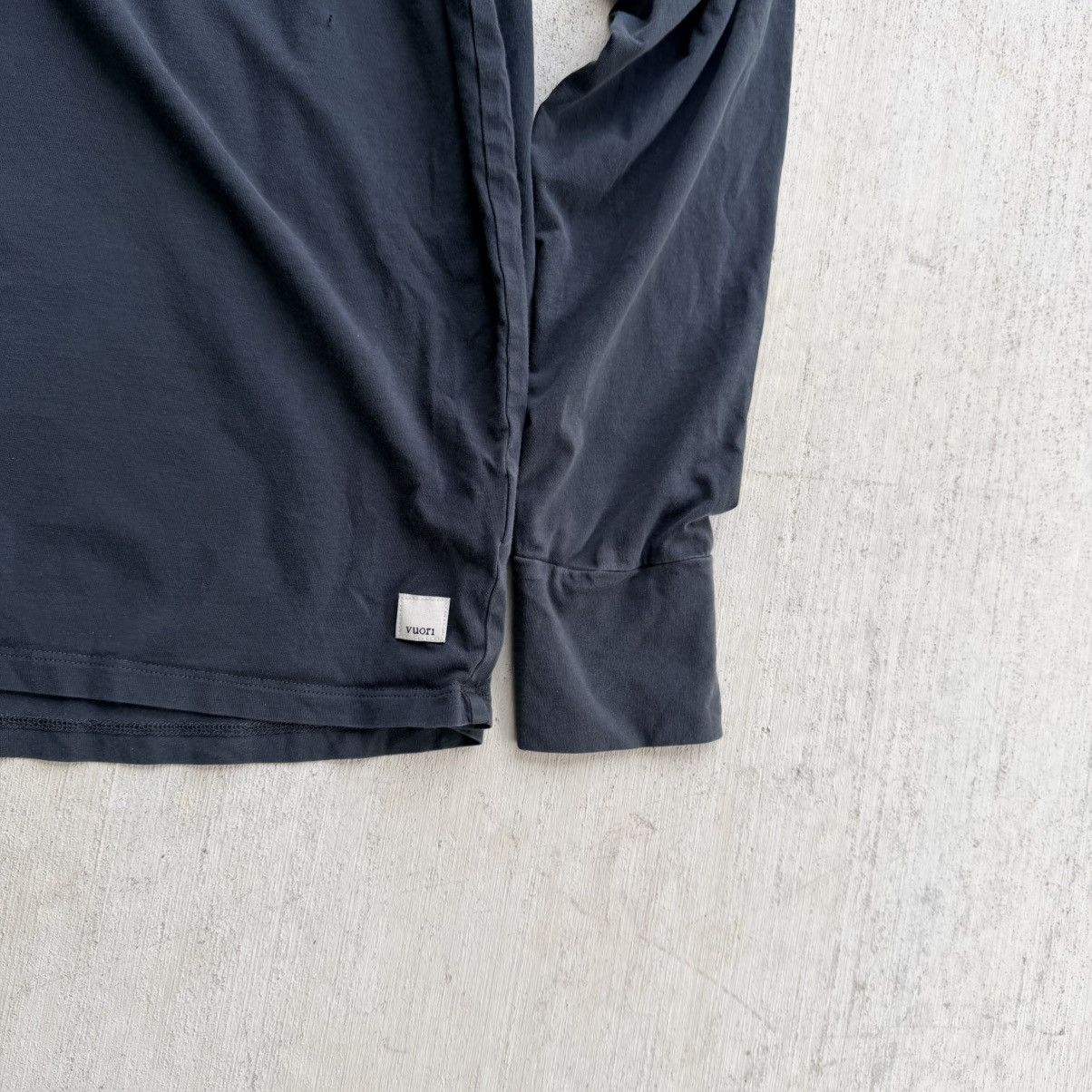 Vuori Vuori Current Tech T Shirt Long Sleeve Black Pullover Size US S / EU 44-46 / 1 - 2 Thumbnail
