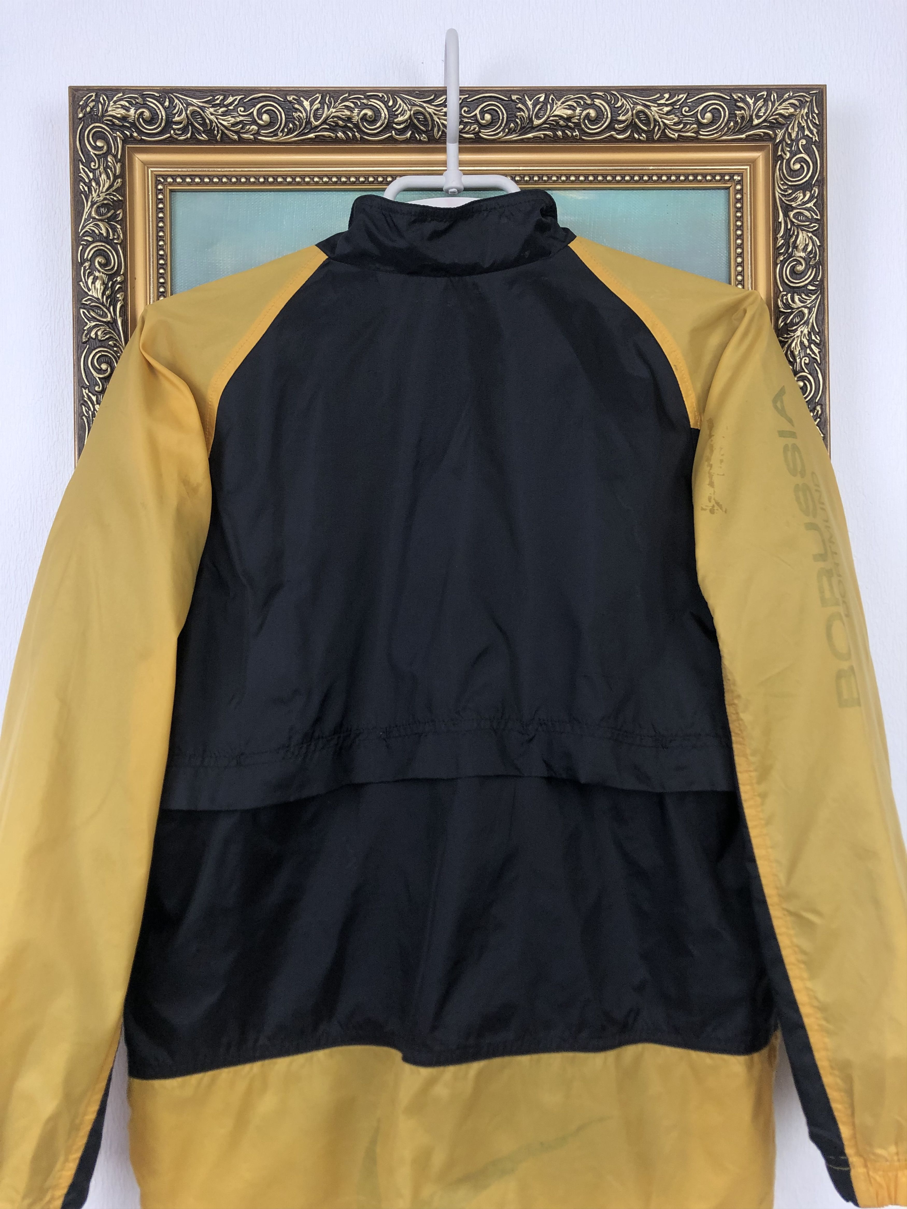 Nike Vintage Nike Borussia Dortmund Football Windbreaker Soccer Size US XXS / EU 40 - 13 Thumbnail