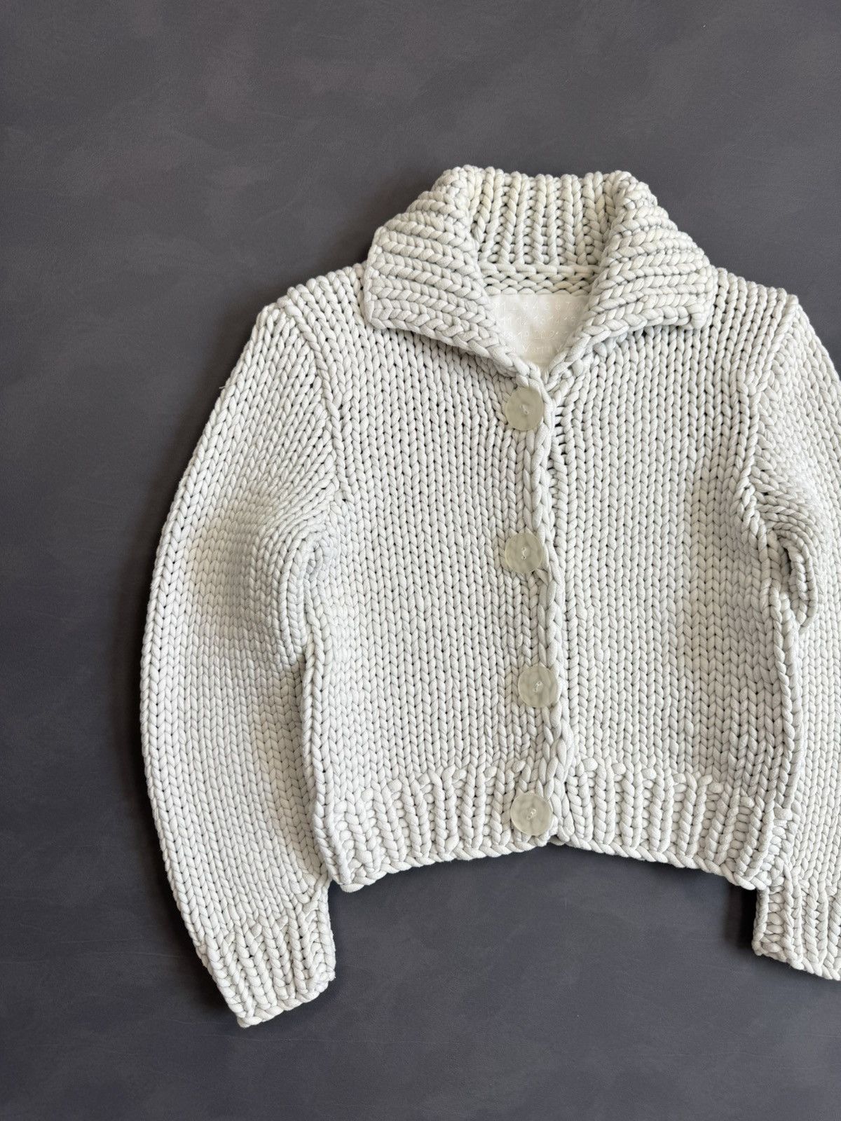 H&M × Maison Margiela Maison Margiela x H&M Doll Knit Cardigan Size XS / US 0-2 / IT 36-38 - 2 Thumbnail