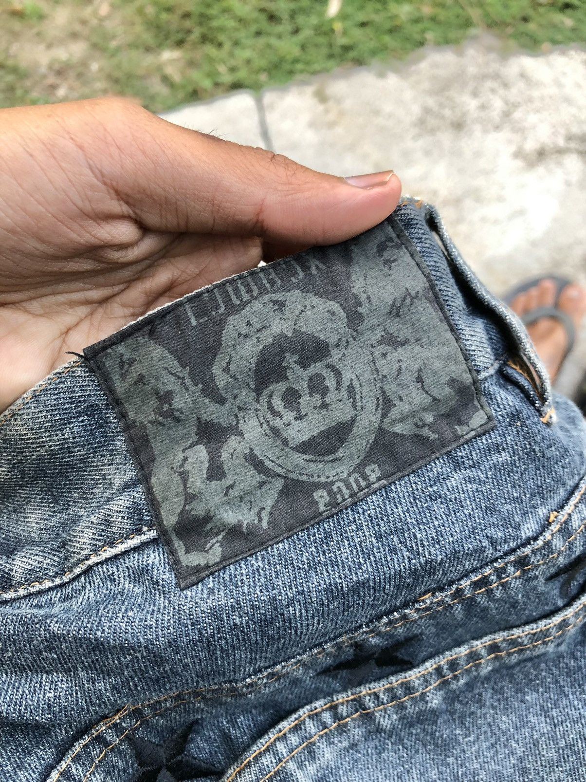 Japanese Brand LOWBOX DISTRESSED PATCHES WASHED JEANS Size US 31 - 5 Thumbnail