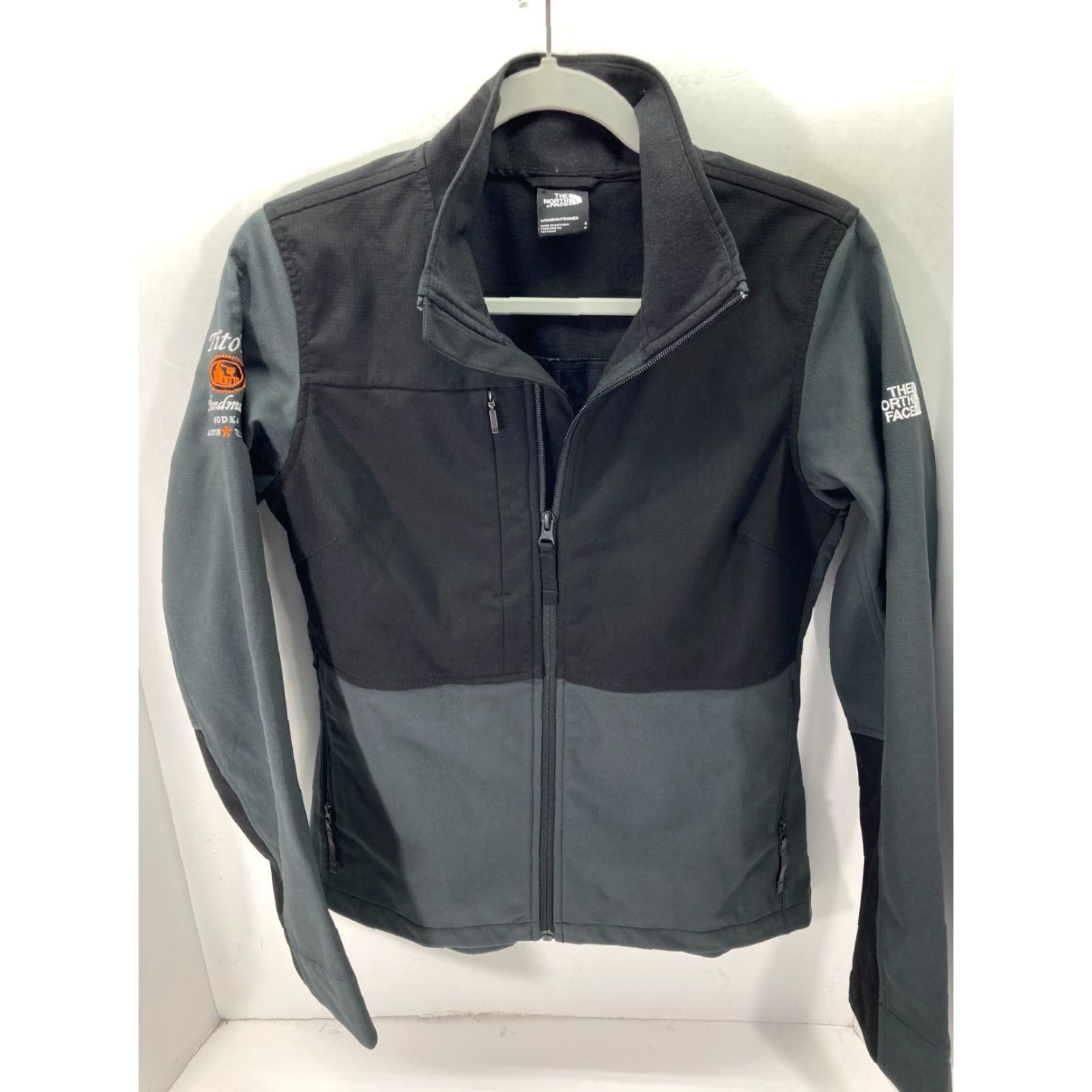 The North Face VINTAGE**?** The North Face Castle Rock Soft Shell Jacket Womens S Gray Black Full Zip Logo Size S / US 4 / IT 40 - 3 Thumbnail
