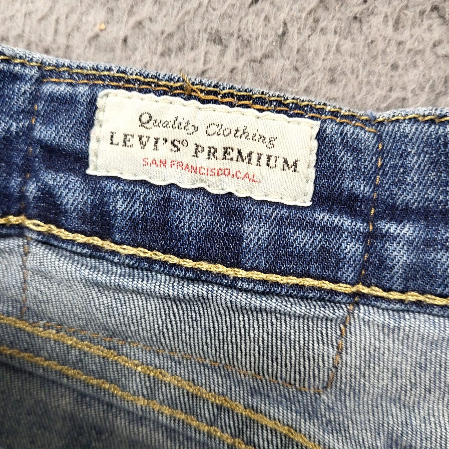 Levi's Levi's 511 Jeans Men 29x32 Blue Denim Med Wash Light Distressed Whiskered Slim Straight Regular USA 500 Series Shirt? Size US 29 - 4 Thumbnail