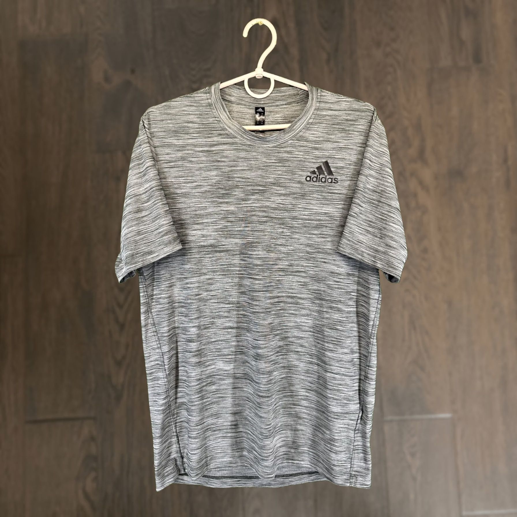 Adidas ADIDAS PERFORMANCE RUNNING SHIRT JERSEY XS MEN Adult XS Gray 95% Polyester Elastane Short Sleeve Training Running Design Size US XS / EU 42 / 0 - 1 Thumbnail