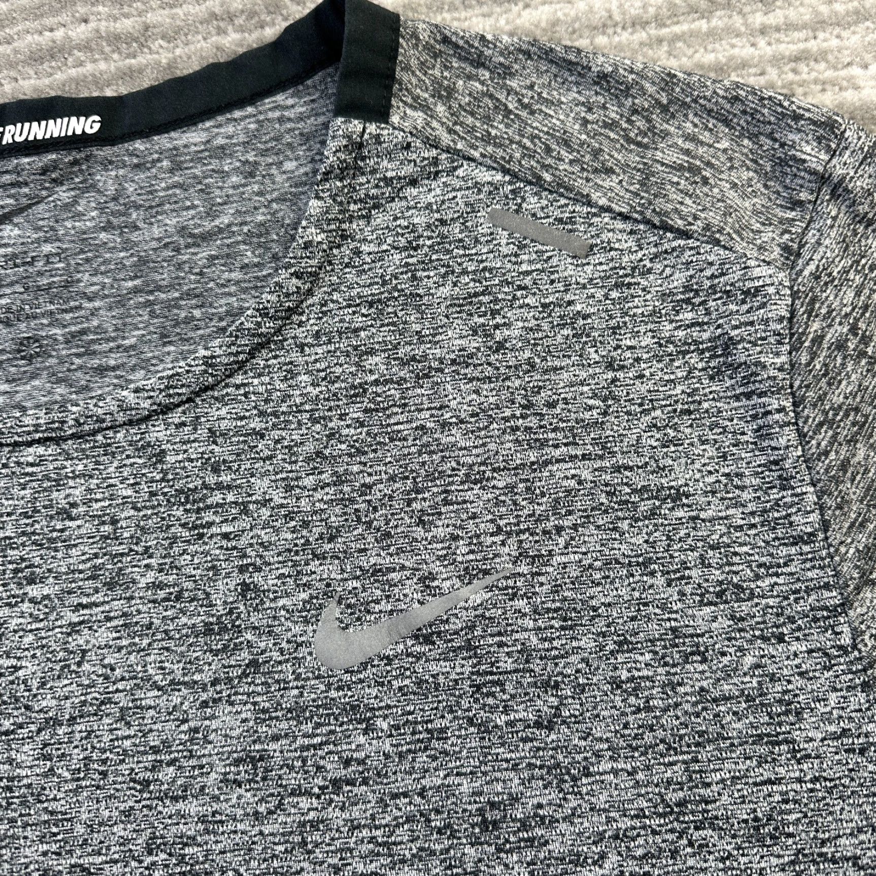 Nike Nike Shirt Mens Large Gray Dri Fit Rise 365 Running Gym Size US L / EU 52-54 / 3 - 4 Thumbnail