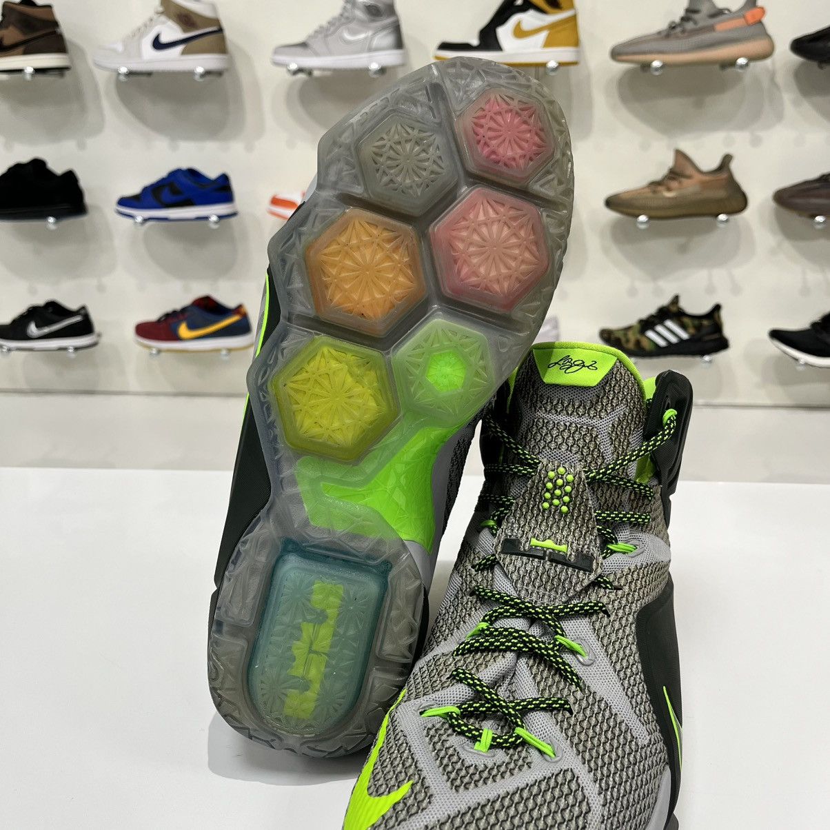 Nike Nike LeBron 12 Dunk Force Size US 12 / EU 45 - 11 Thumbnail