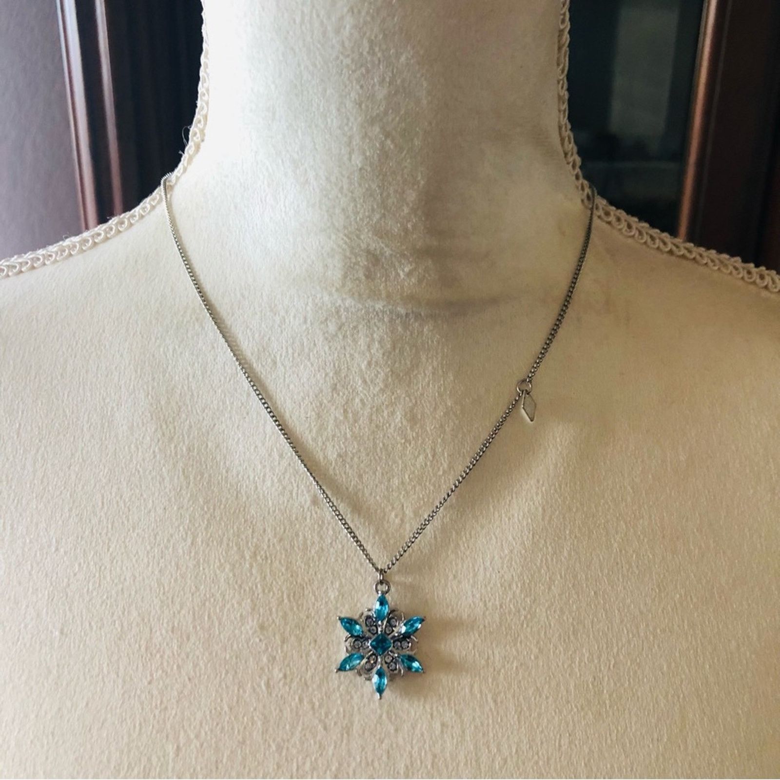 Handmade Hand crafted marquis snowflake on chain necklace Size ONE SIZE - 5 Thumbnail