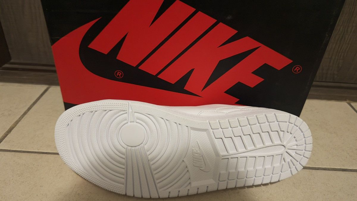 Jordan Brand Jordan 1 low Size US 10.5 / EU 43-44 - 2 Thumbnail