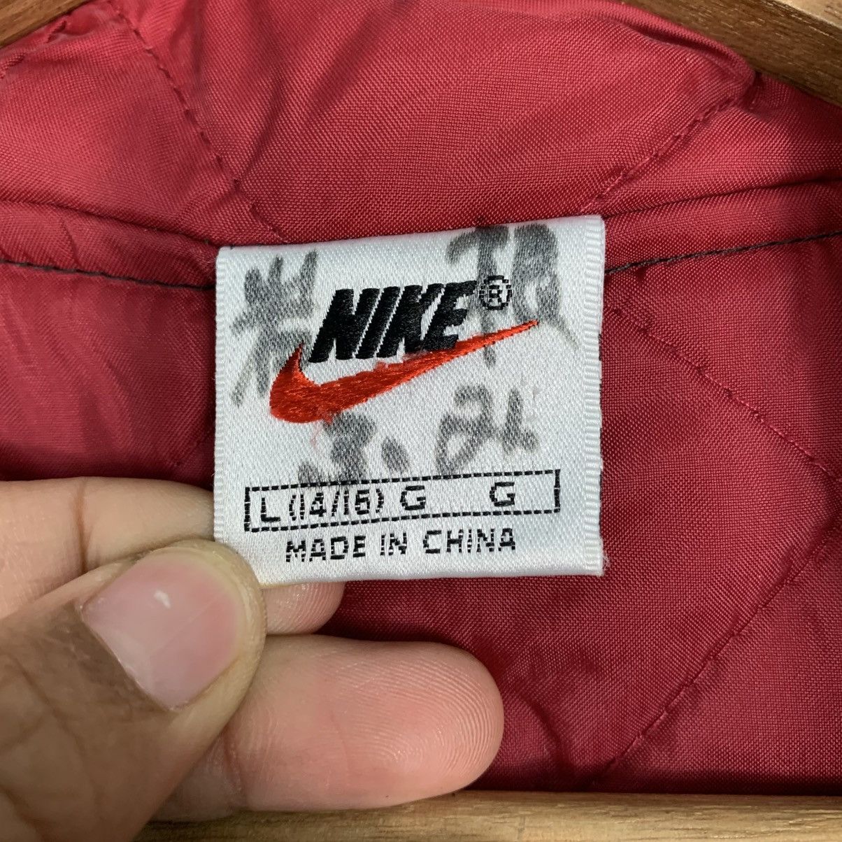 Nike Vtg Nike Swoosh Big Logo Windbreaker Jacket Size US S / EU 44-46 / 1 - 14 Thumbnail