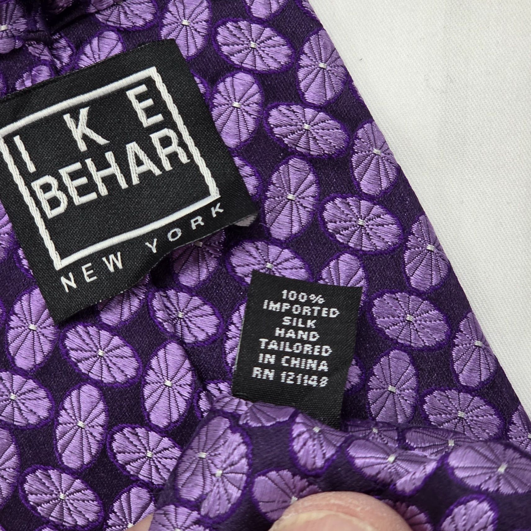 Ike Behar VINTAGE IKE BEHAR Necktie Mens Purple 100% Silk Geometric Preppy EUC Size ONE SIZE - 4 Thumbnail