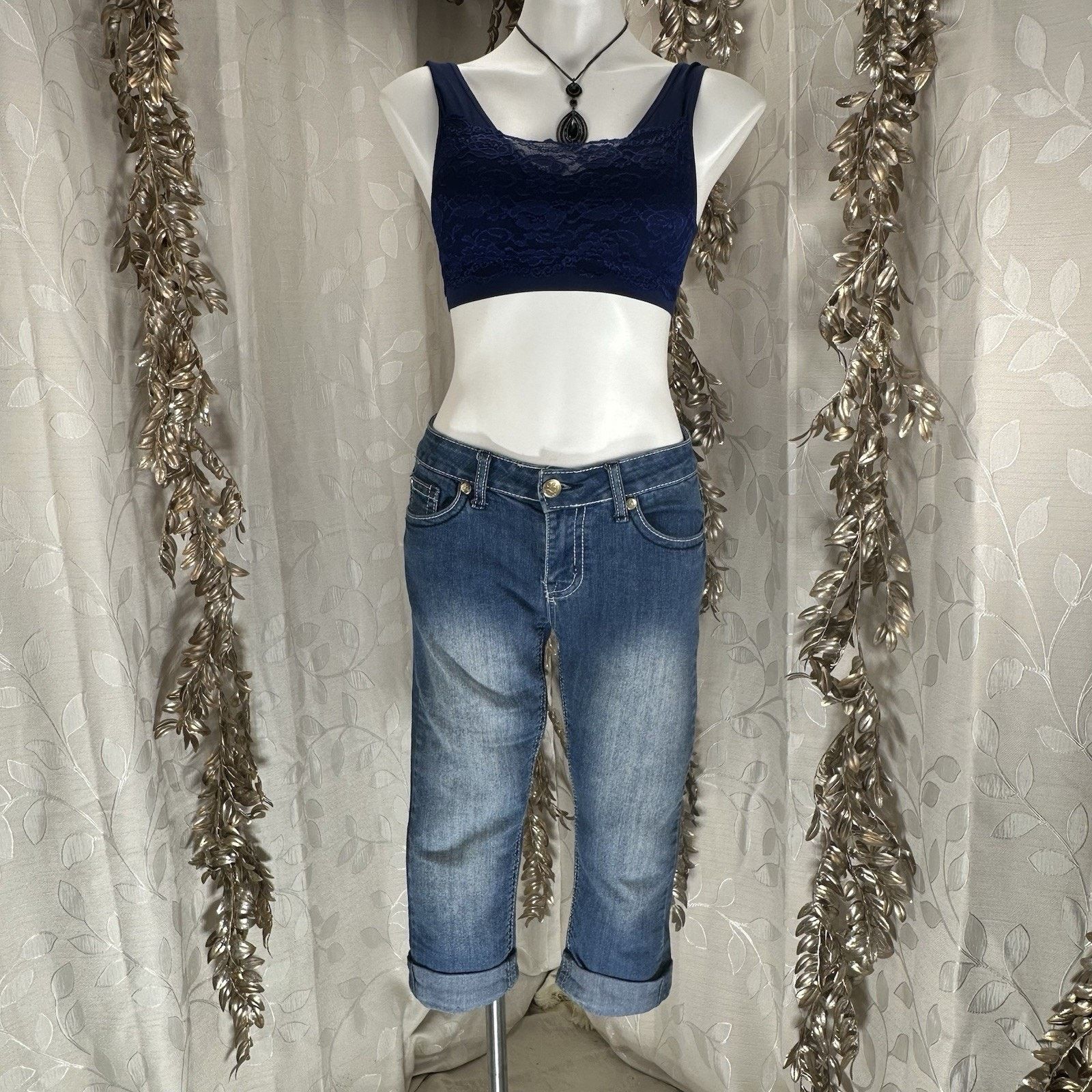 Indigo Love Indigo Jean Women's Size 6 Cuffed Capri Bling Size 28" / US 6 / IT 42 - 7 Thumbnail
