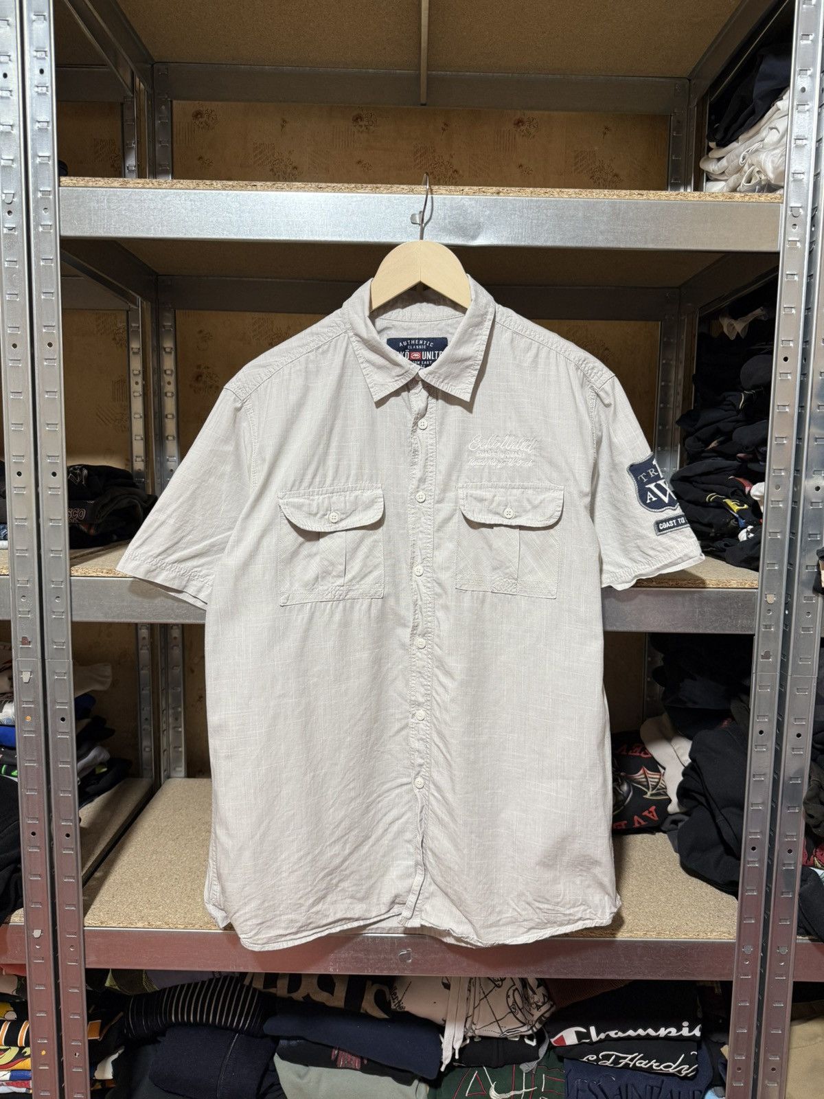Ecko Unltd. × Rap Tees Ecko Unltd Coast To Caost Police Cop Style Button T-Shirt Size US XL / EU 56 / 4 - 1 Thumbnail
