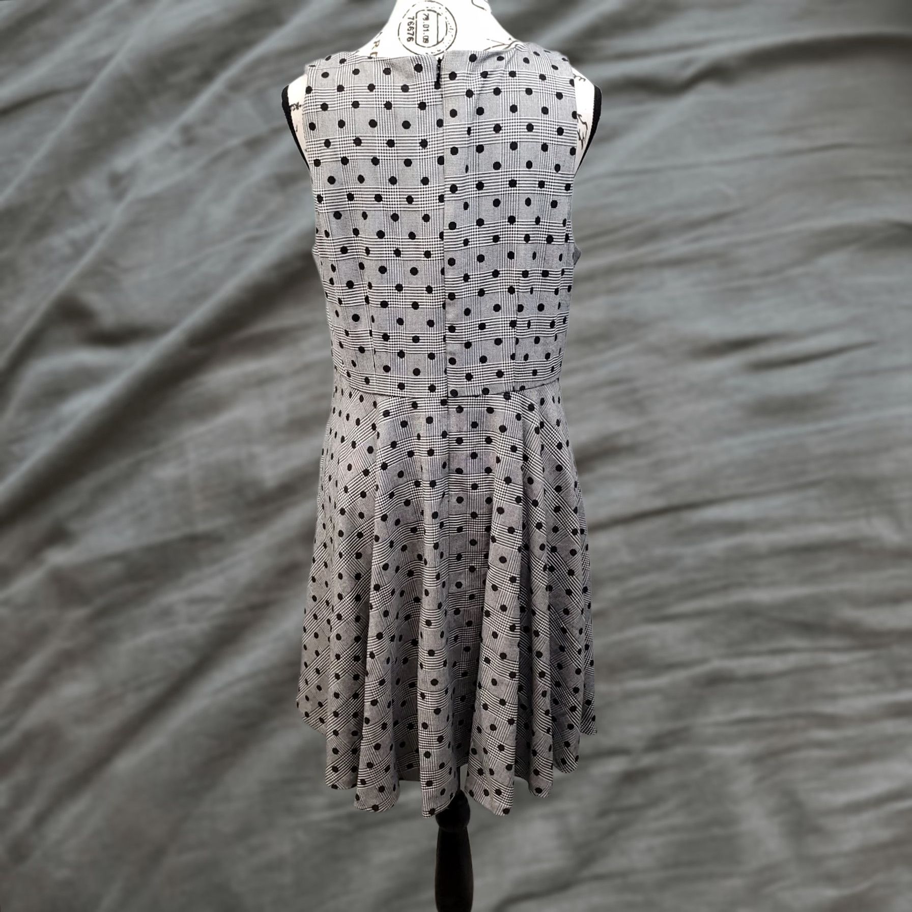 Vintage Elle Brand Fit & Flare Dress Womens Size 12 Black White Glen Plaid Polka Dot Back Zip Midi Sleeveless Spring Summer Casual Womens Size XL / US 12-14 / IT 48-50 - 1 Thumbnail