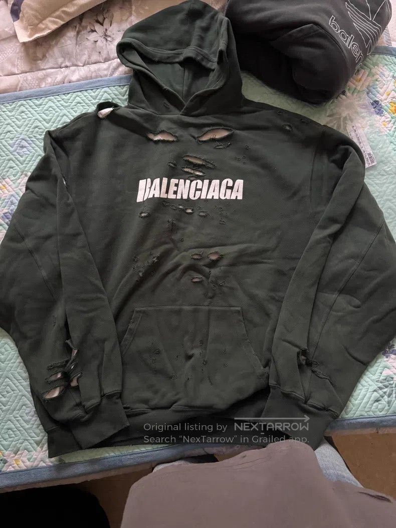Balenciaga Balenciaga Hole Logo Letter Printed Hoodie Size US M / EU 48-50 / 2 - 1 Thumbnail