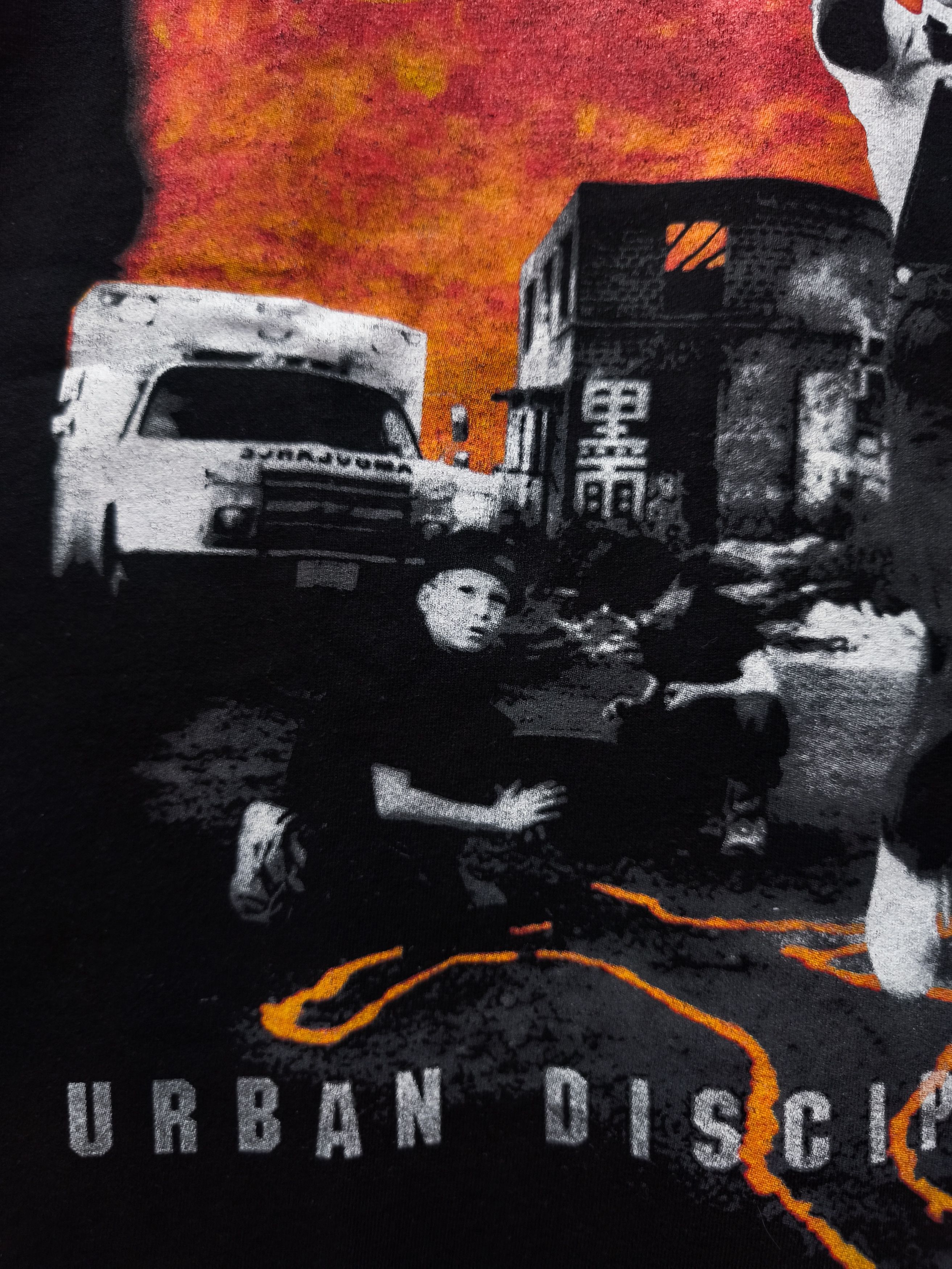 Band Tees Biohazard Urban Chaos '93 Tour T-shirt Size US XL / EU 56 / 4 - 5 Thumbnail