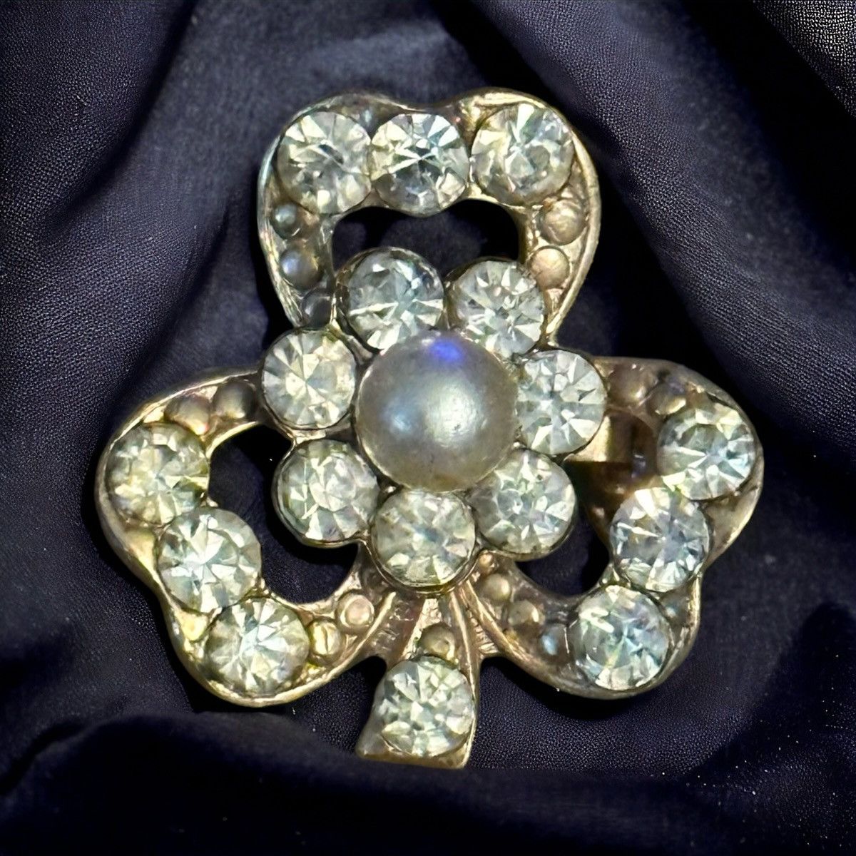 Vintage Vintage small rhinestone shamrock brooch Size ONE SIZE - 1 Thumbnail
