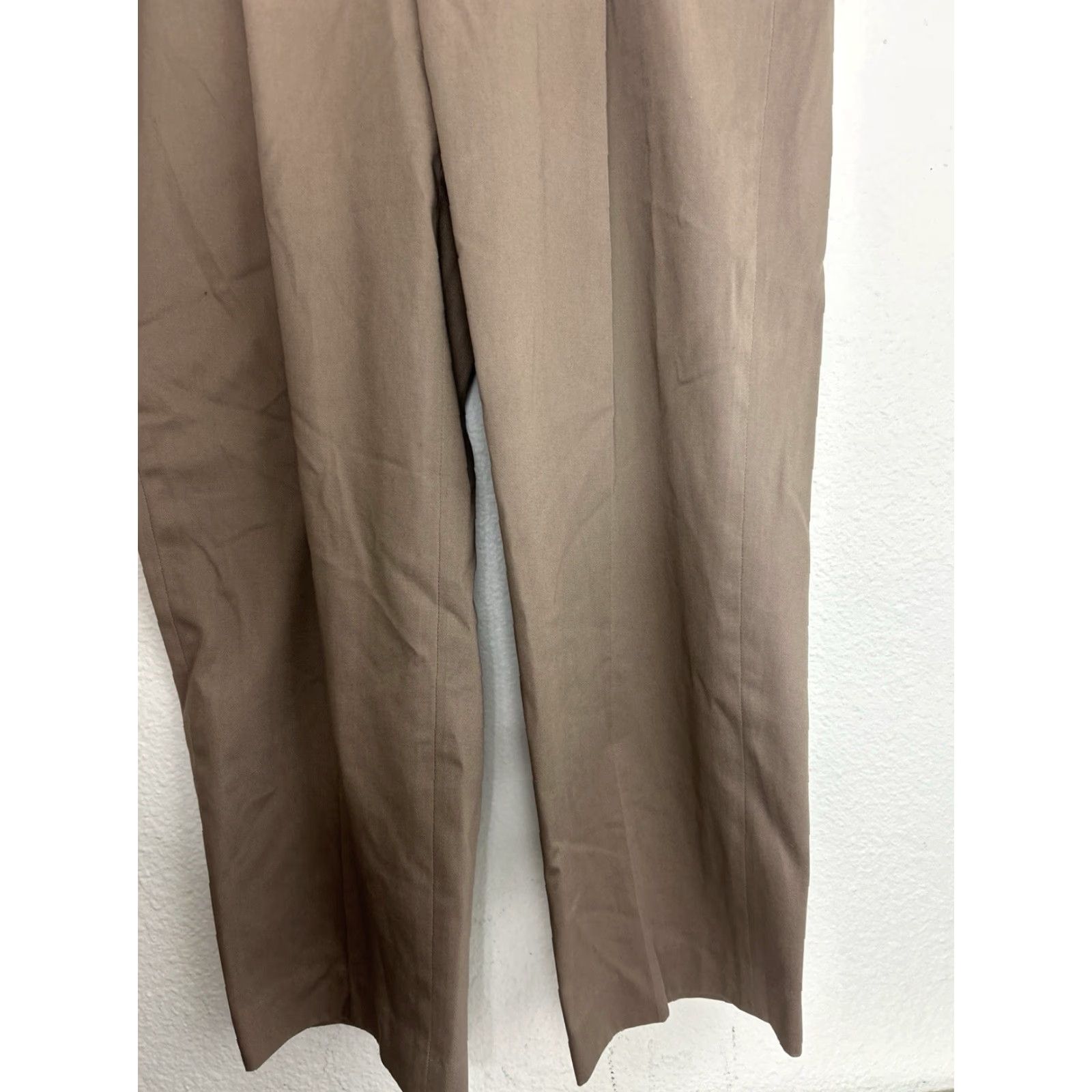 Eddie Bauer VINTAGE Eddie Bauer wrinkle free relaxed fit cotton pants Dark Khaki Mens 42x30 42 Tall Beige Dress Pants Cotton Mens 42x30 Size US 42 / EU 58 - 2 Thumbnail