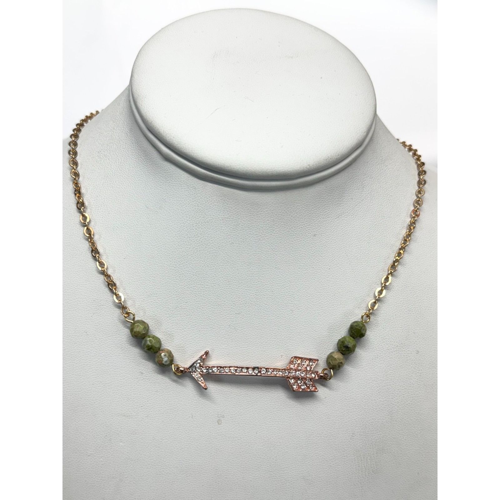 Vintage Vintage rhinestone arrow green semi precious bead necklace Size ONE SIZE - 3 Thumbnail