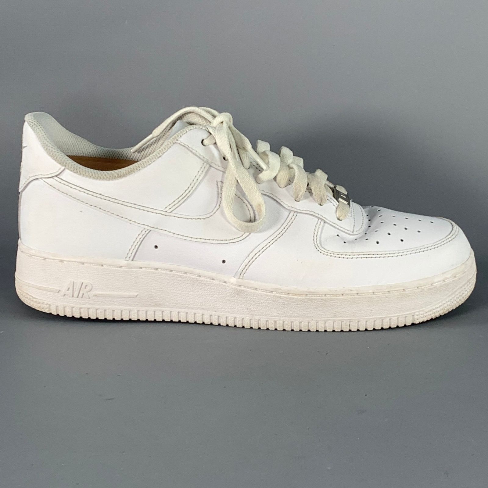 Nike NIKE Size 10 White Leather Rubber Sole Platform Sneakers Size US 10 / EU 43 - 2 Thumbnail