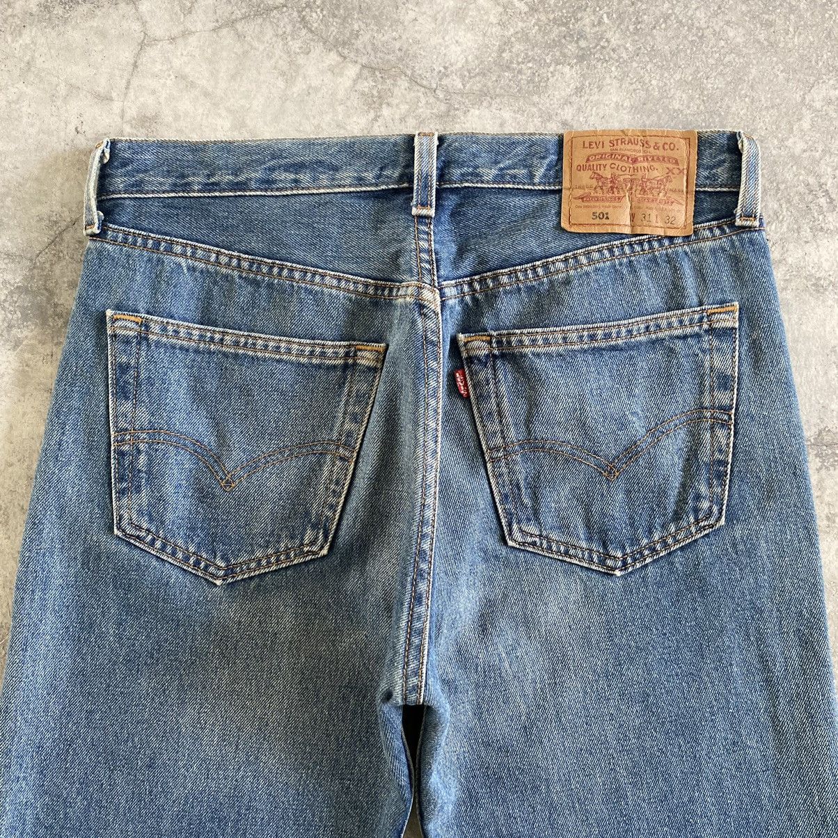 Levi's Vintage 1996 Levi’s 501 Faded Blue Ripped Denim Jeans Size US 31 - 18 Thumbnail