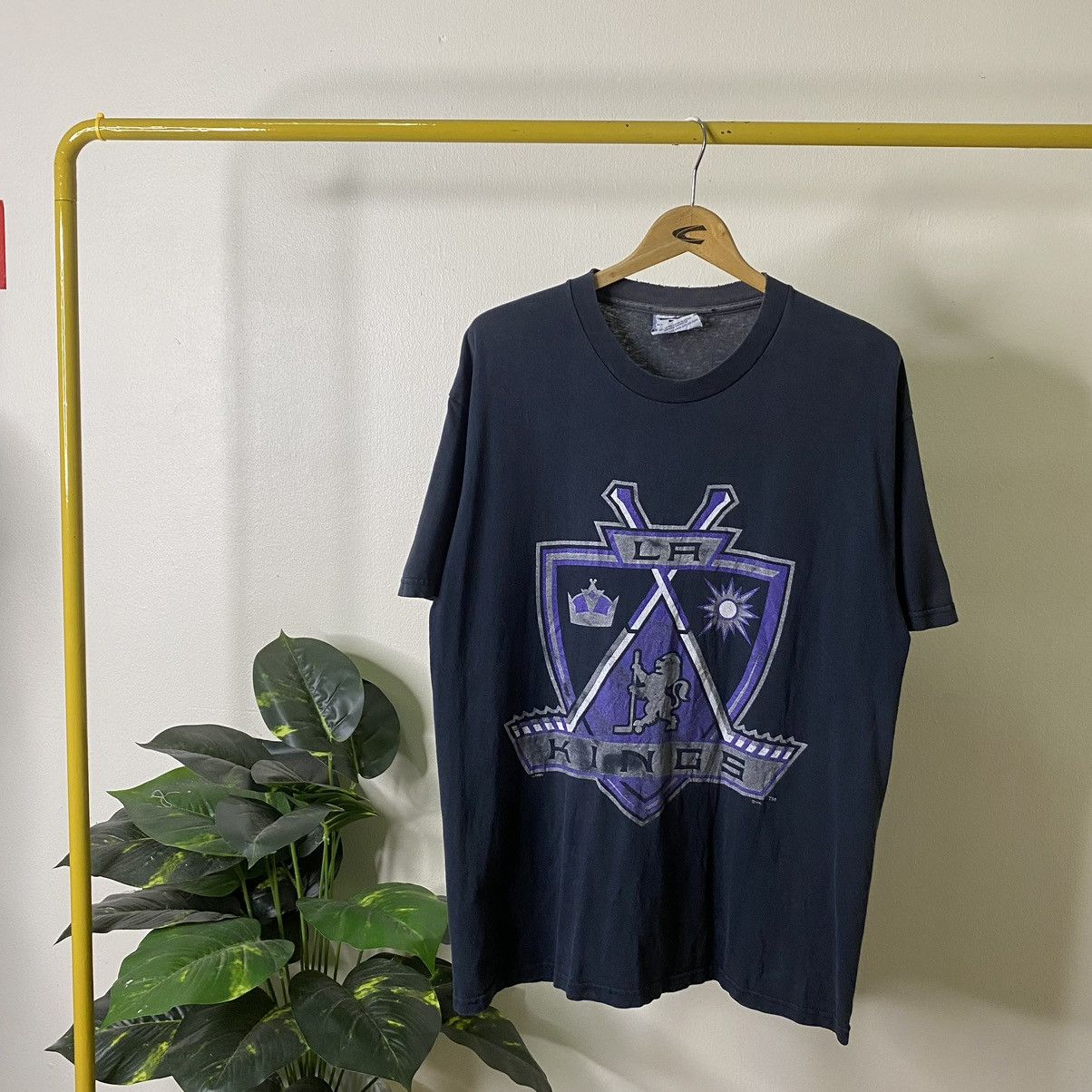 Lee × NHL × Vintage Vintage 1990s Lee X LA Kings NHL Faded Black Tee Size US L / EU 52-54 / 3 - 1 Thumbnail