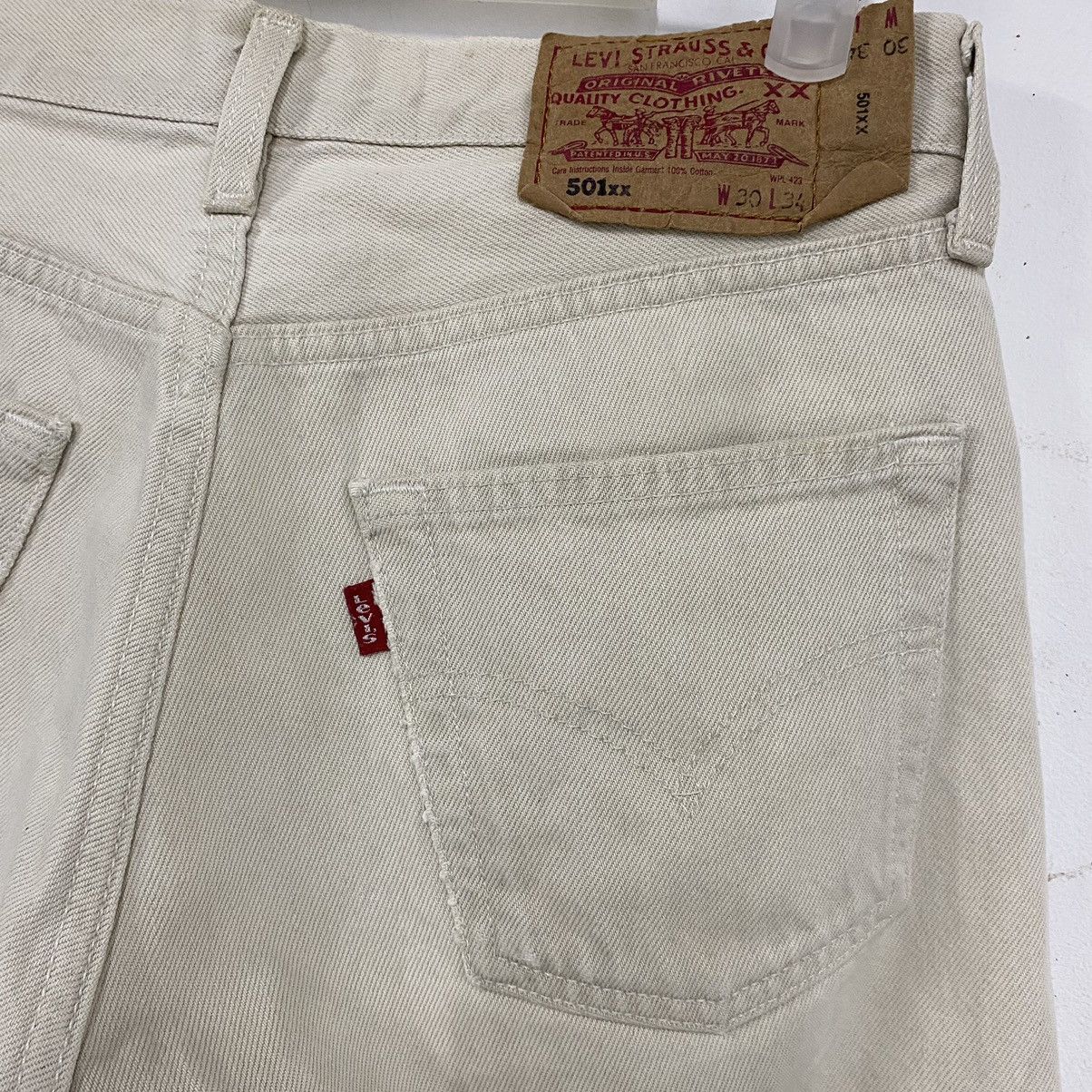 Levi's Vintage Clothing Vintage Levis 501xx Made in U.K Size US 30 / EU 46 - 7 Thumbnail