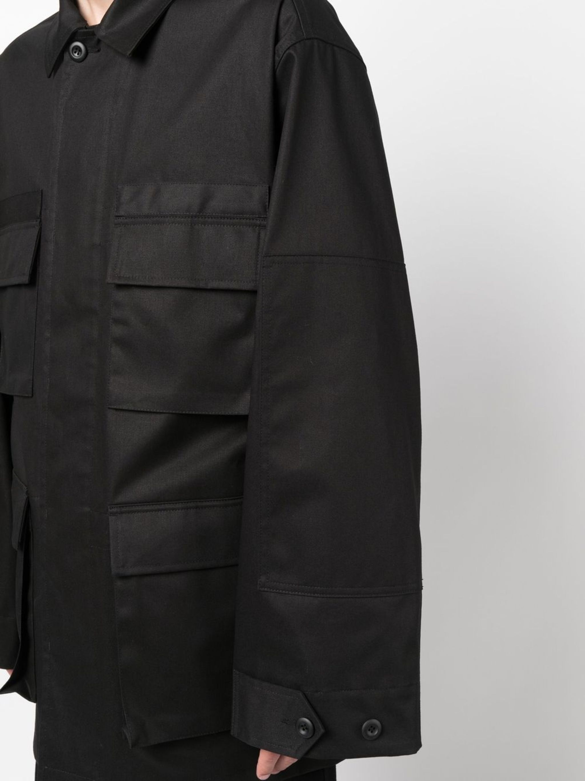 Balenciaga o1w1db10425 Cargo Jacket in Black Size US XL / EU 56 / 4 - 6 Thumbnail