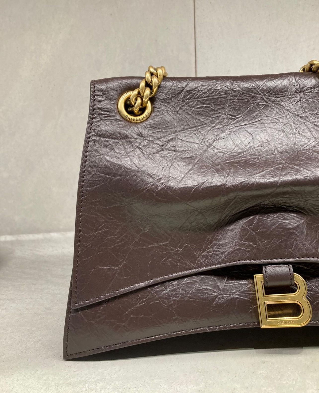 Balenciaga Large Crush Bag in Chocolate Brown Size ONE SIZE - 2 Thumbnail