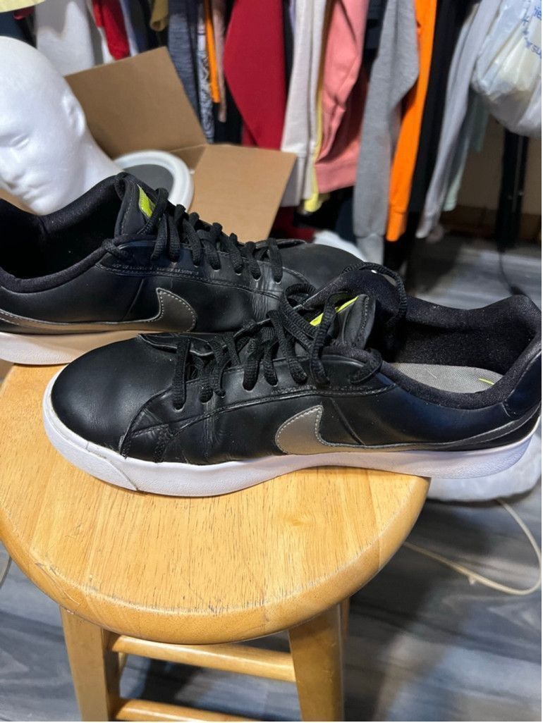 Nike Men's Nike Loyal LW Sneakers Black Neon Yellow Size 9.5 Size US 9.5 / EU 42-43 - 5 Thumbnail