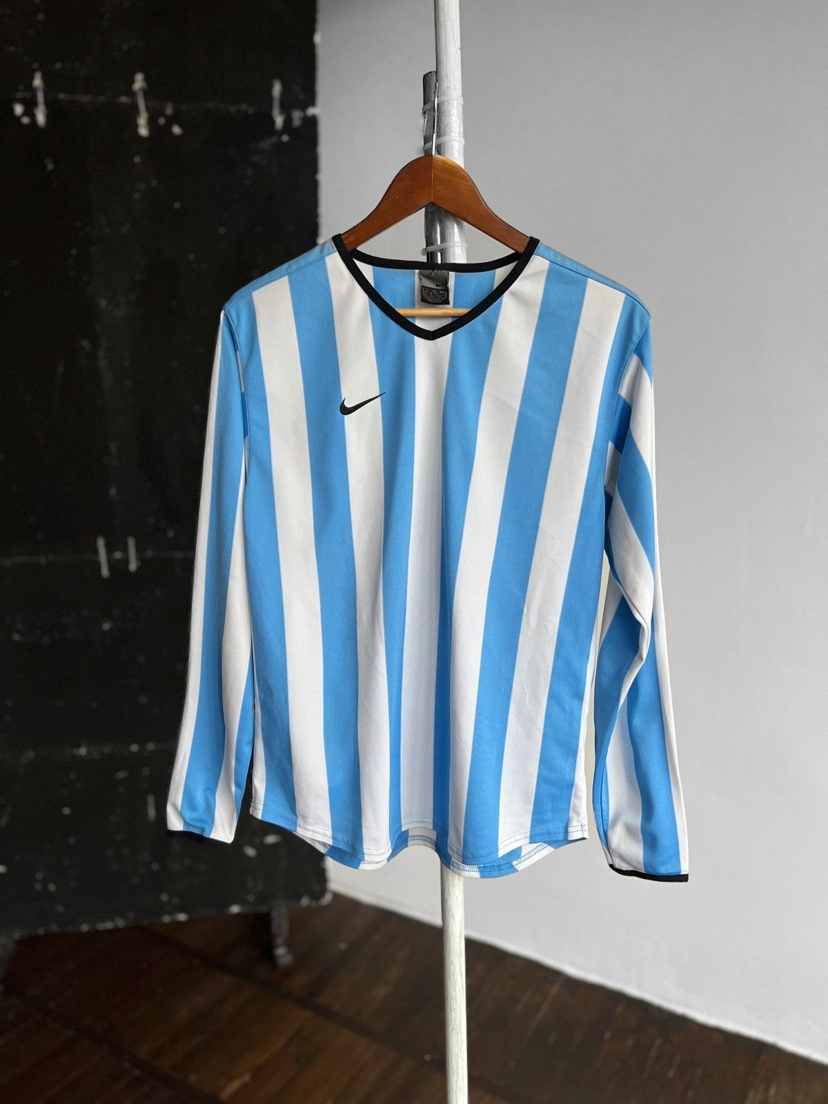 Nike × Vintage Nike Vintage 00s Blue White Striped Long Sleeve Jersey Size US S / EU 44-46 / 1 - 1 Thumbnail