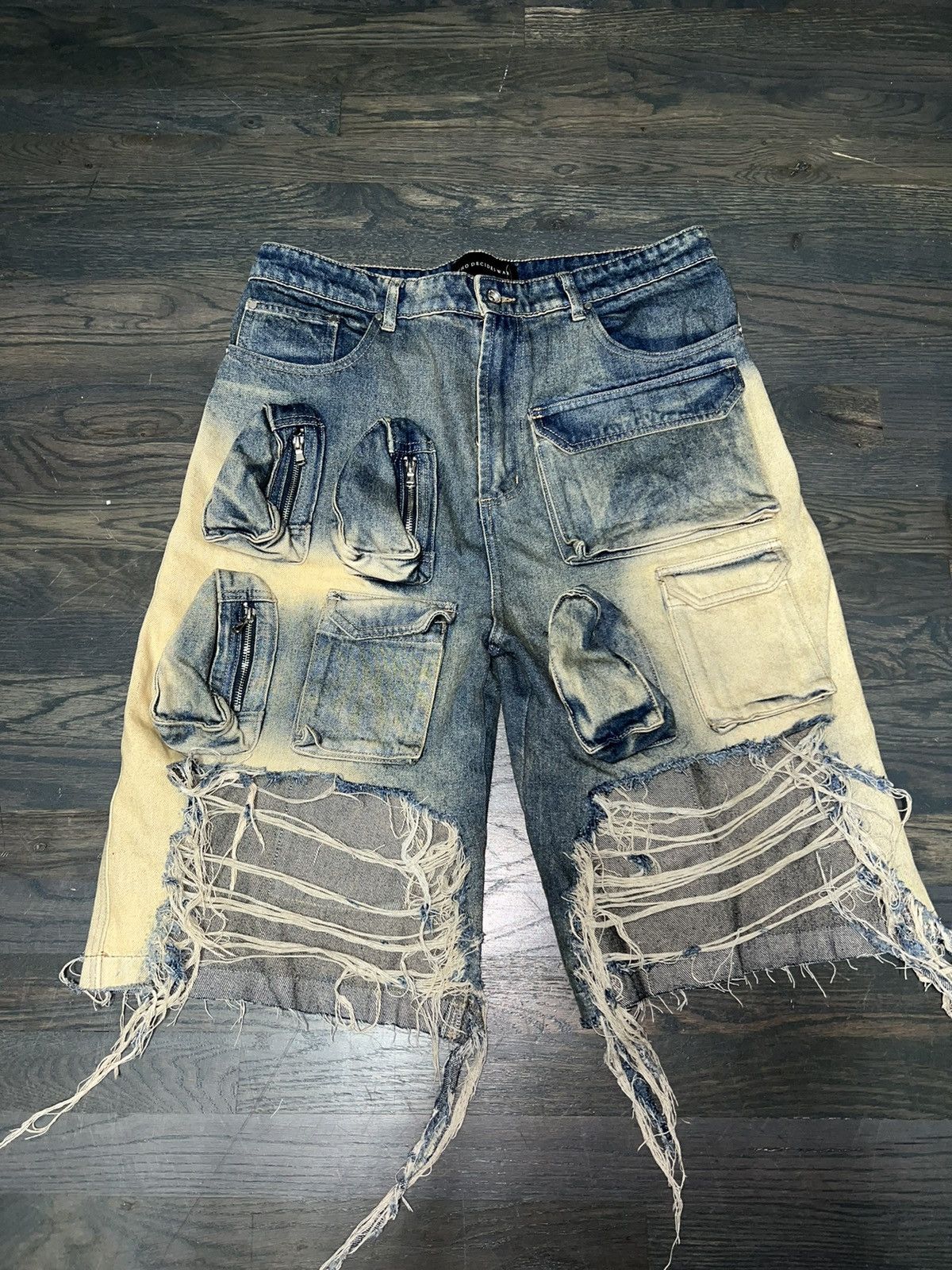 Who Decides War WDW RAVE CARGO SHORTS Size US 34 / EU 50 - 1 Thumbnail